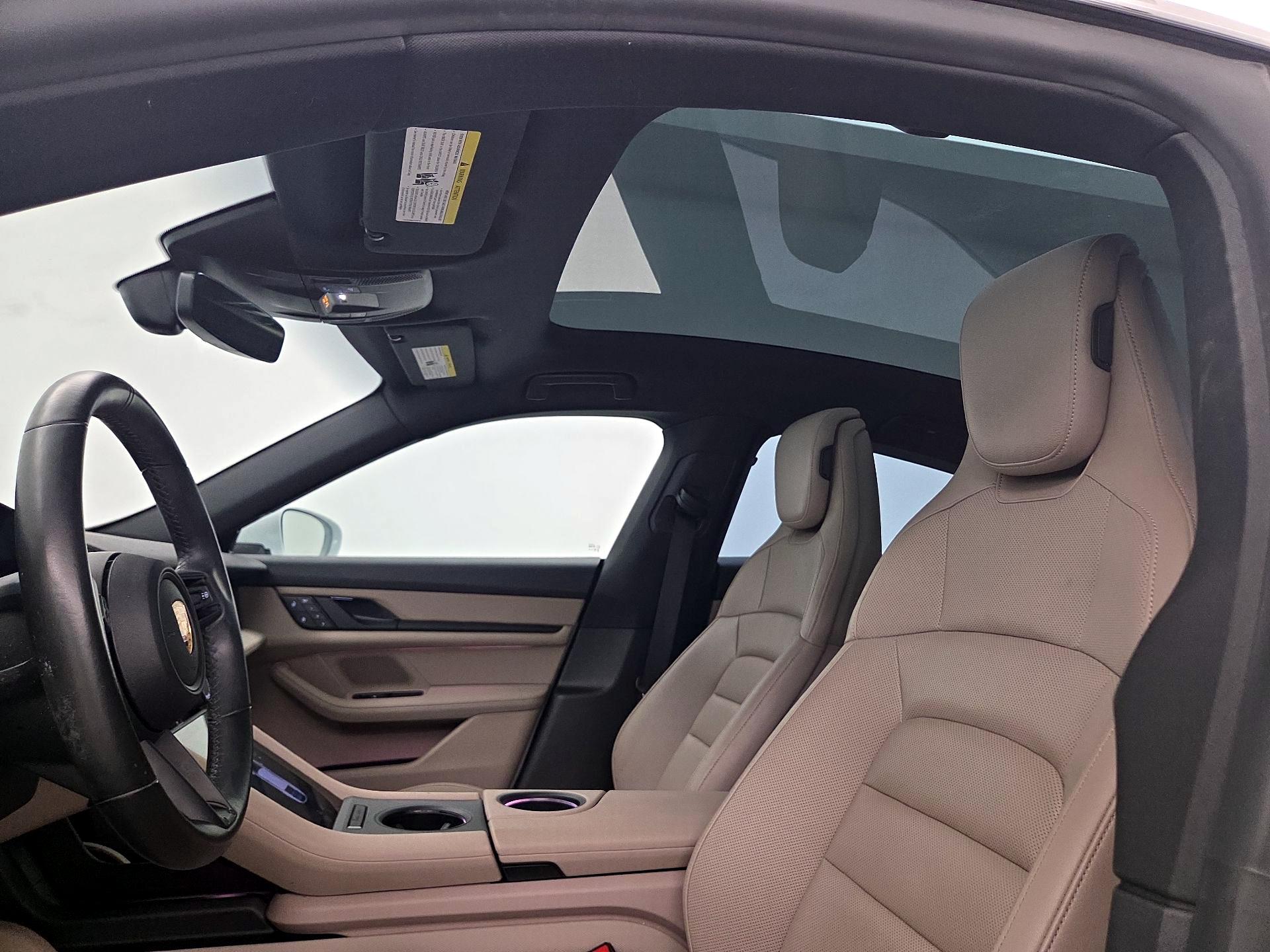 Thumbnail: 2022 Porsche Taycan - 19