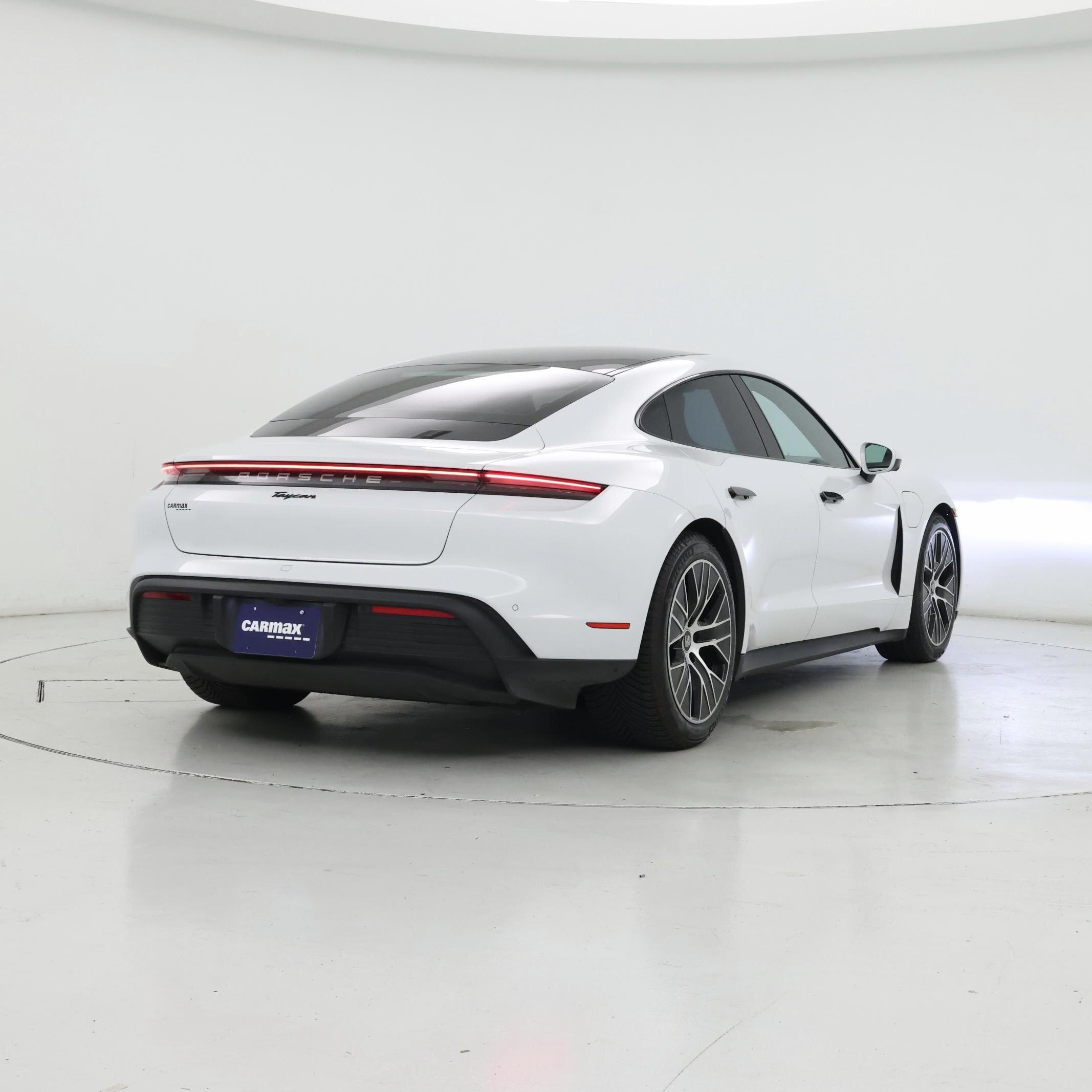 Thumbnail: 2022 Porsche Taycan - 8