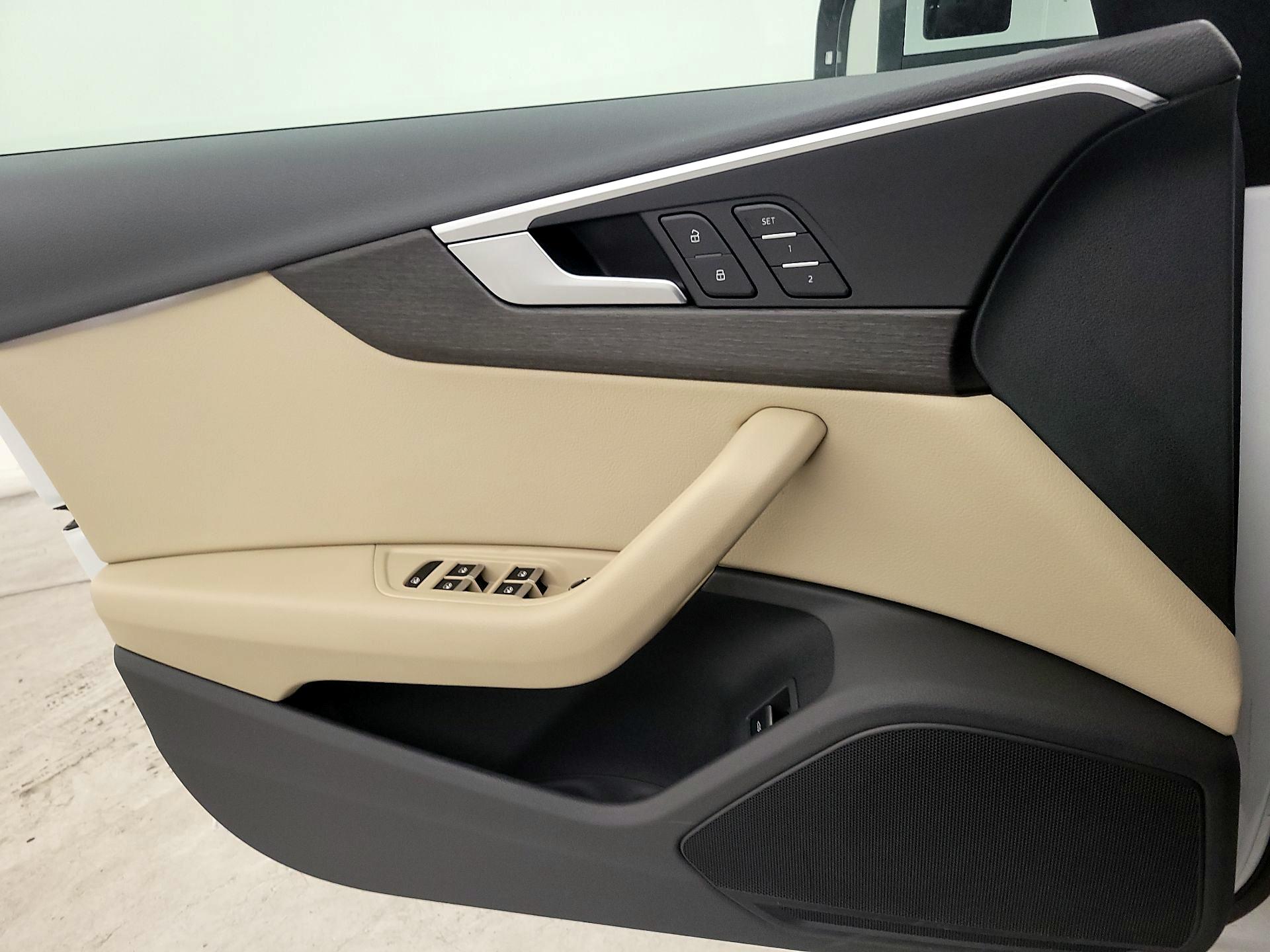 Thumbnail: 2019 Audi A4 - 10
