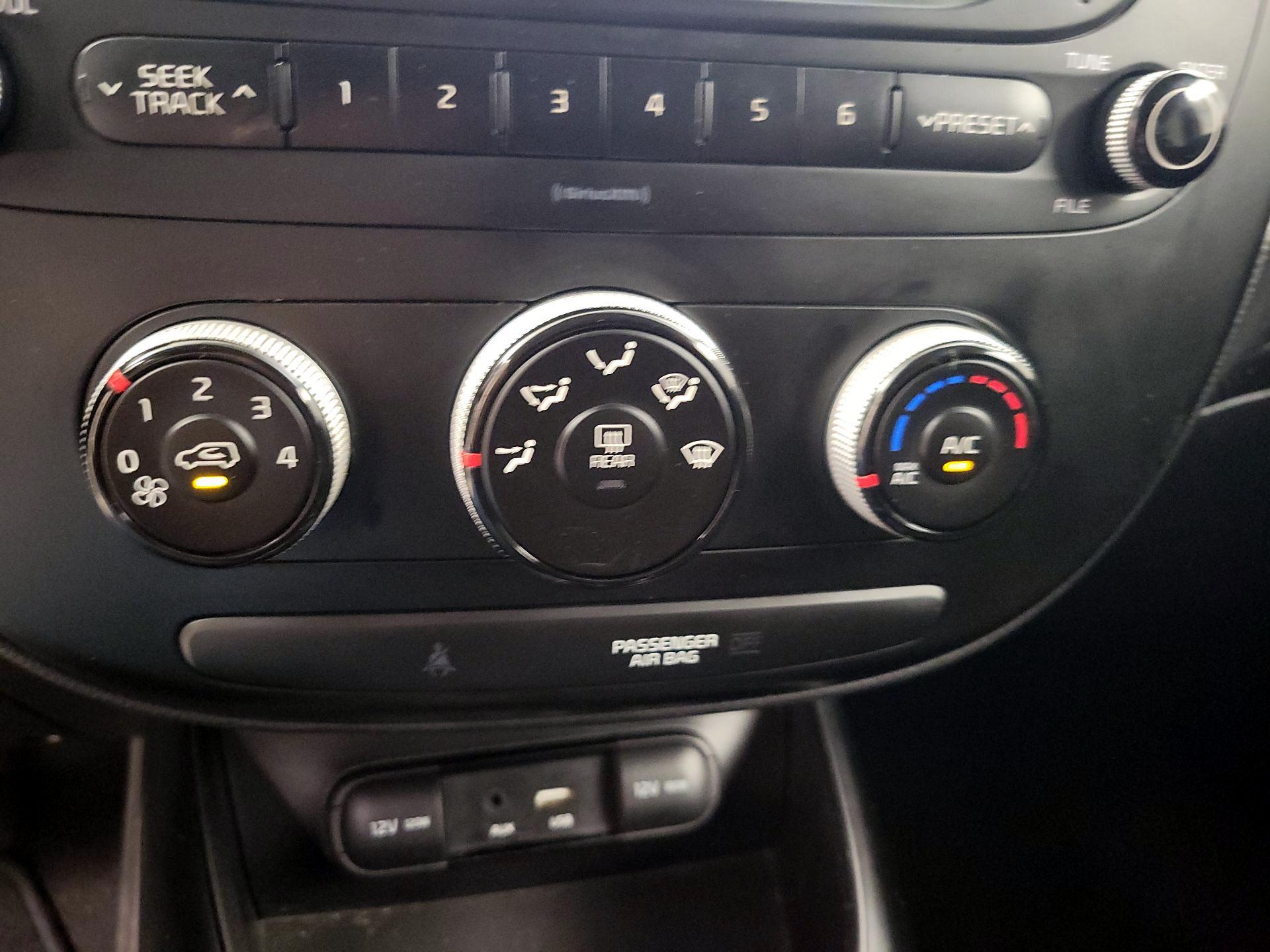 Thumbnail: 2017 Kia Soul - 15