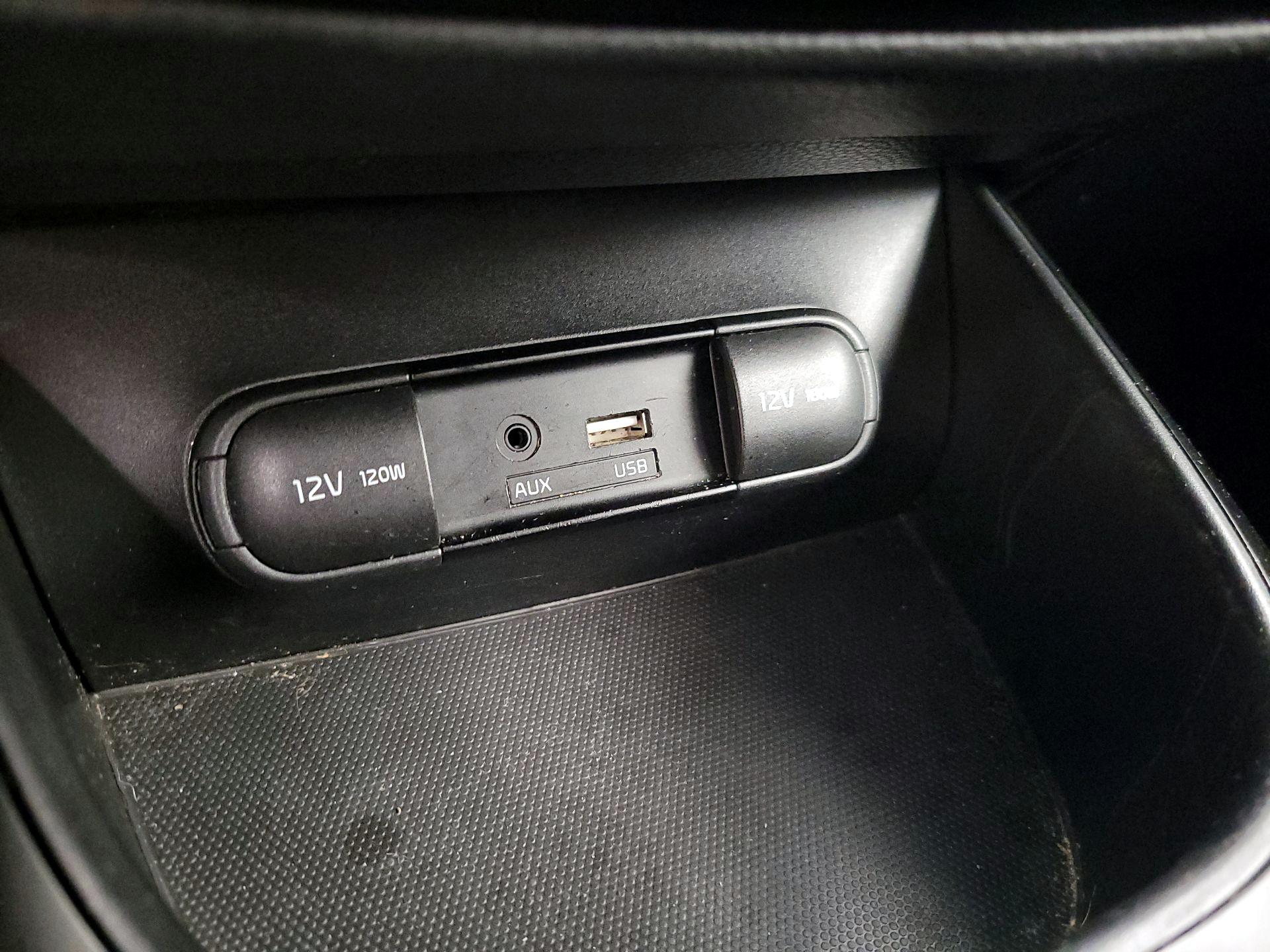 Thumbnail: 2017 Kia Soul - 17