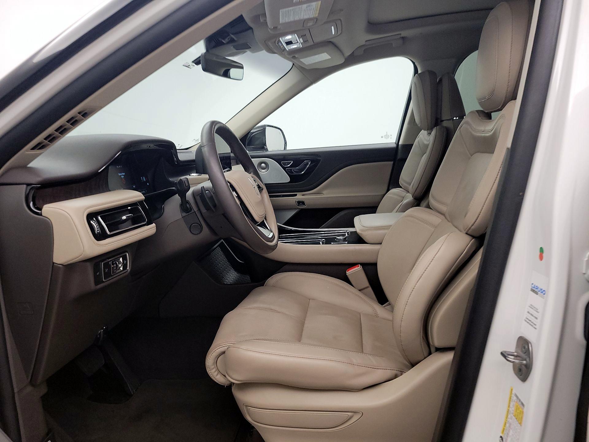 Thumbnail: 2023 Lincoln Aviator - 11