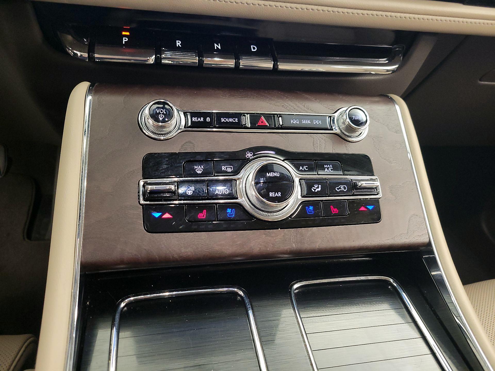 Thumbnail: 2023 Lincoln Aviator - 17