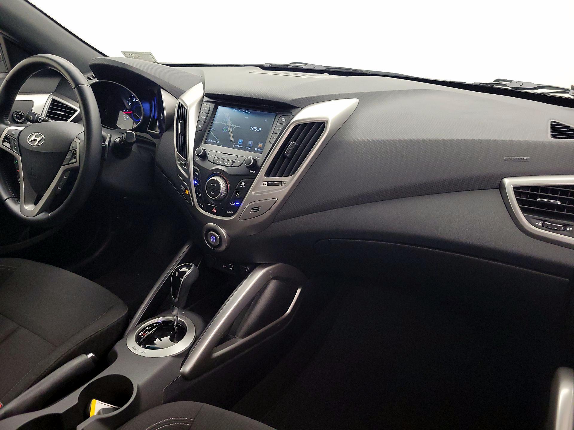 Thumbnail: 2017 Hyundai Veloster - 9