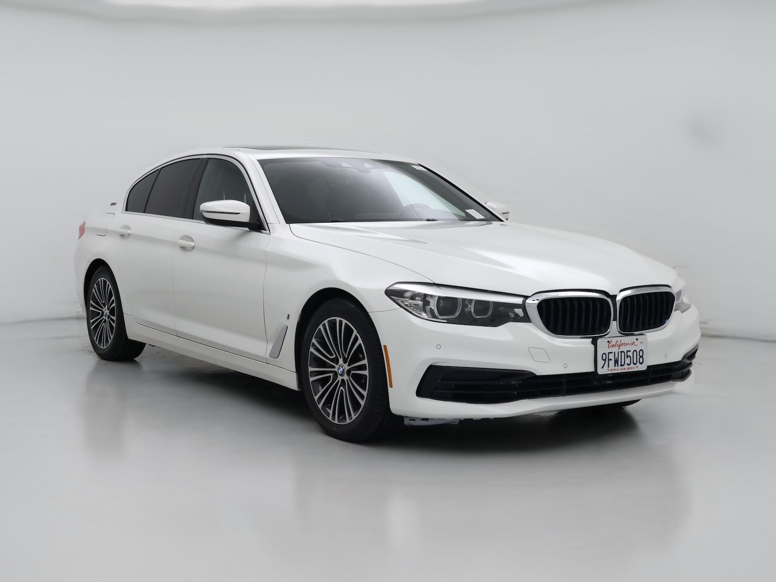 2019 BMW 5 Series 530e - Photo 1