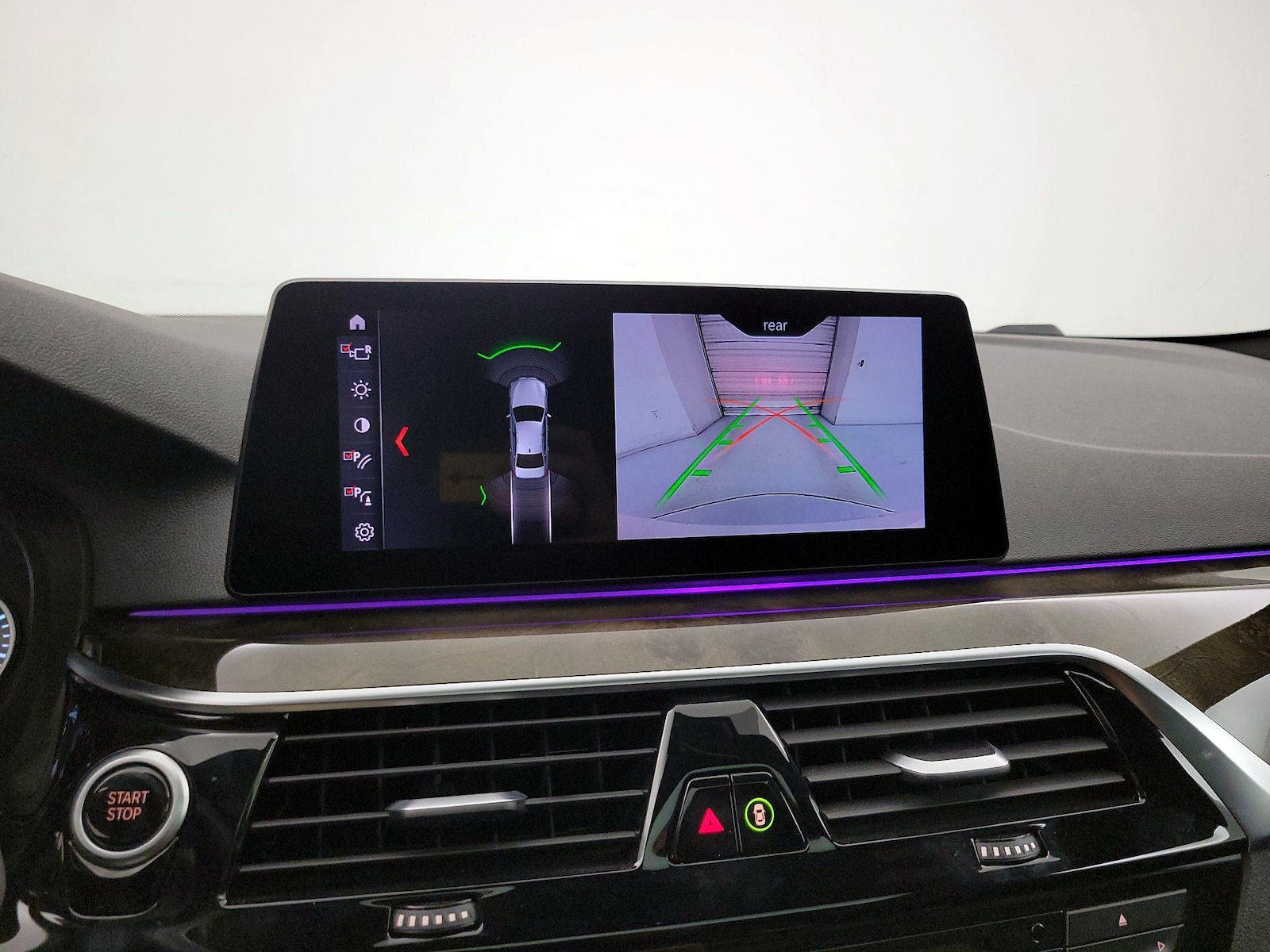 2019 BMW 5 Series 530e - Photo 16