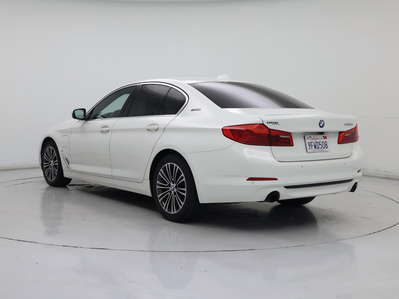 2019 BMW 5 Series 530e - Photo 3