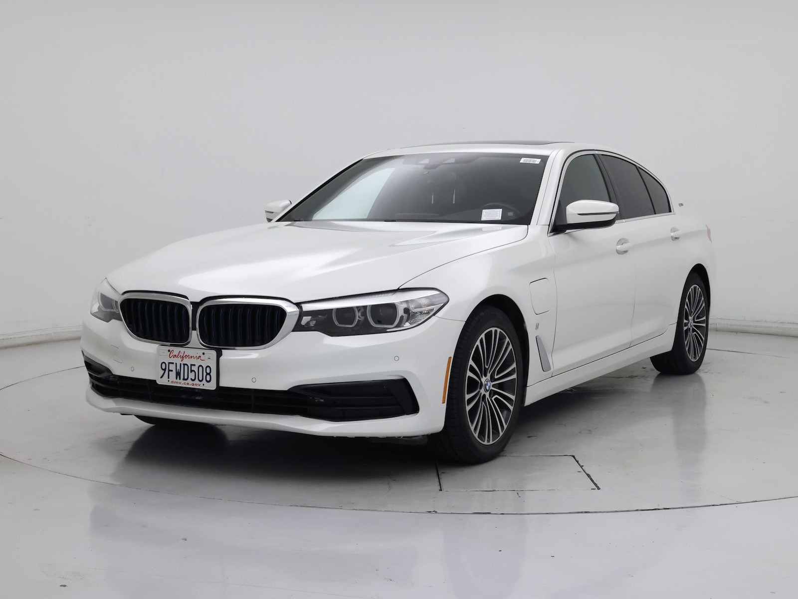 2019 BMW 5 Series 530e - Photo 5