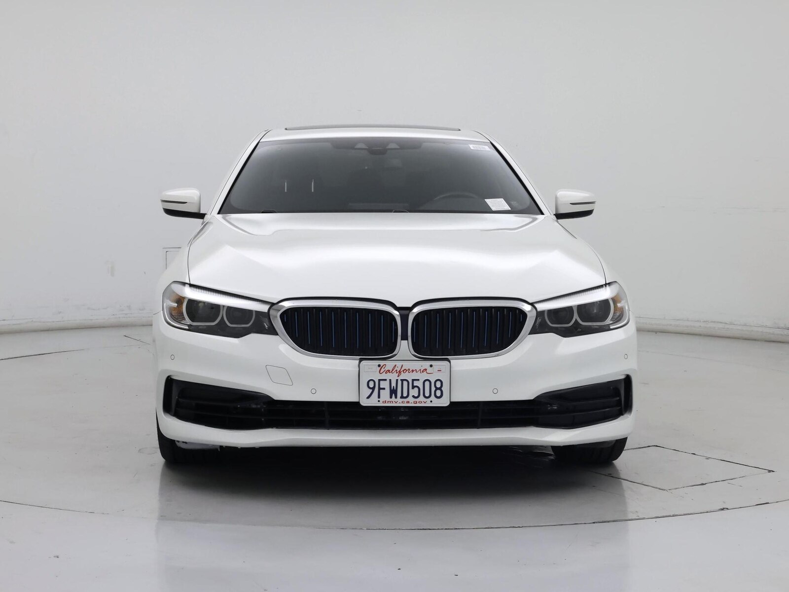 2019 BMW 5 Series 530e - Photo 6