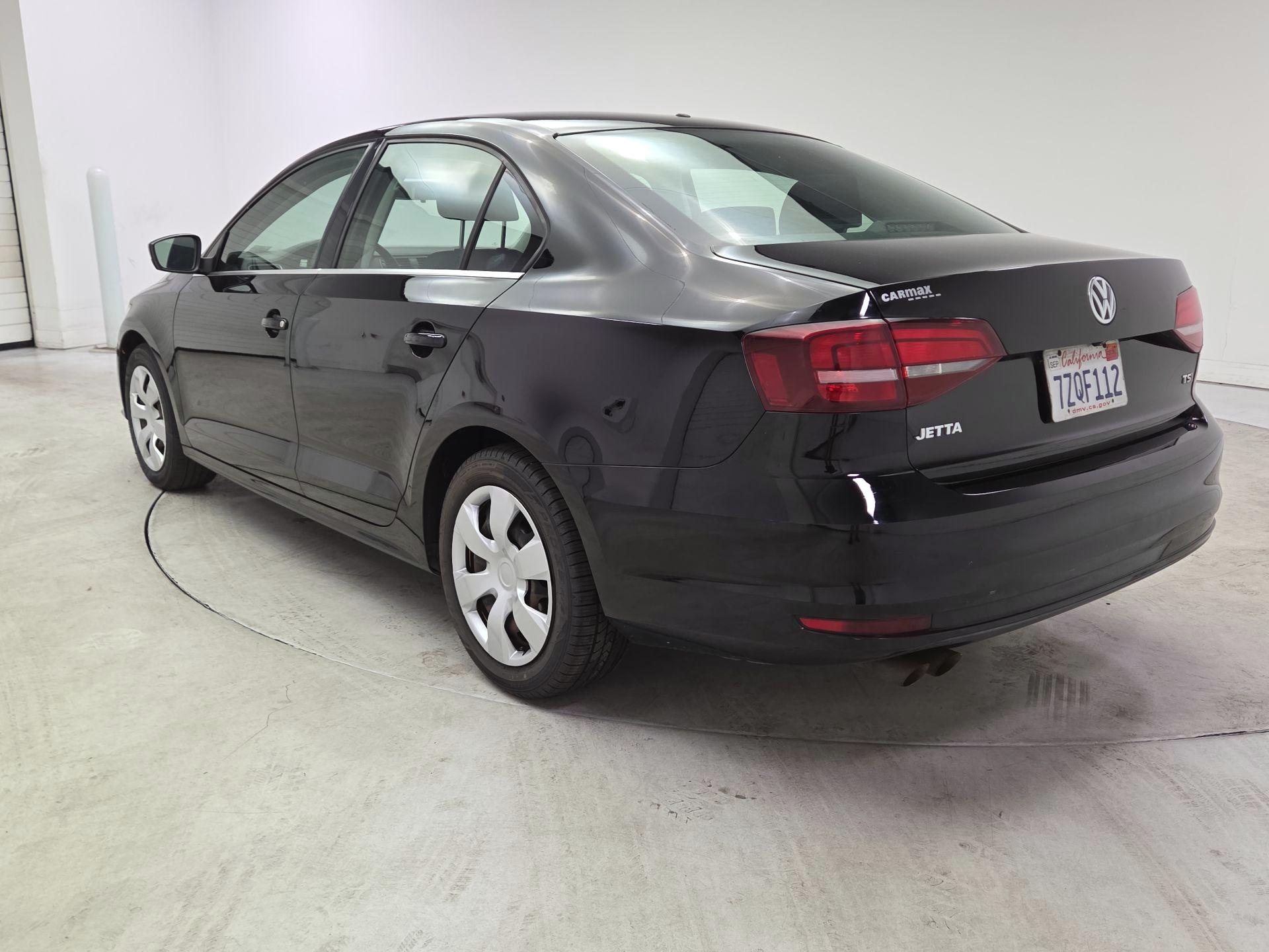 Thumbnail: 2017 Volkswagen Jetta - 7