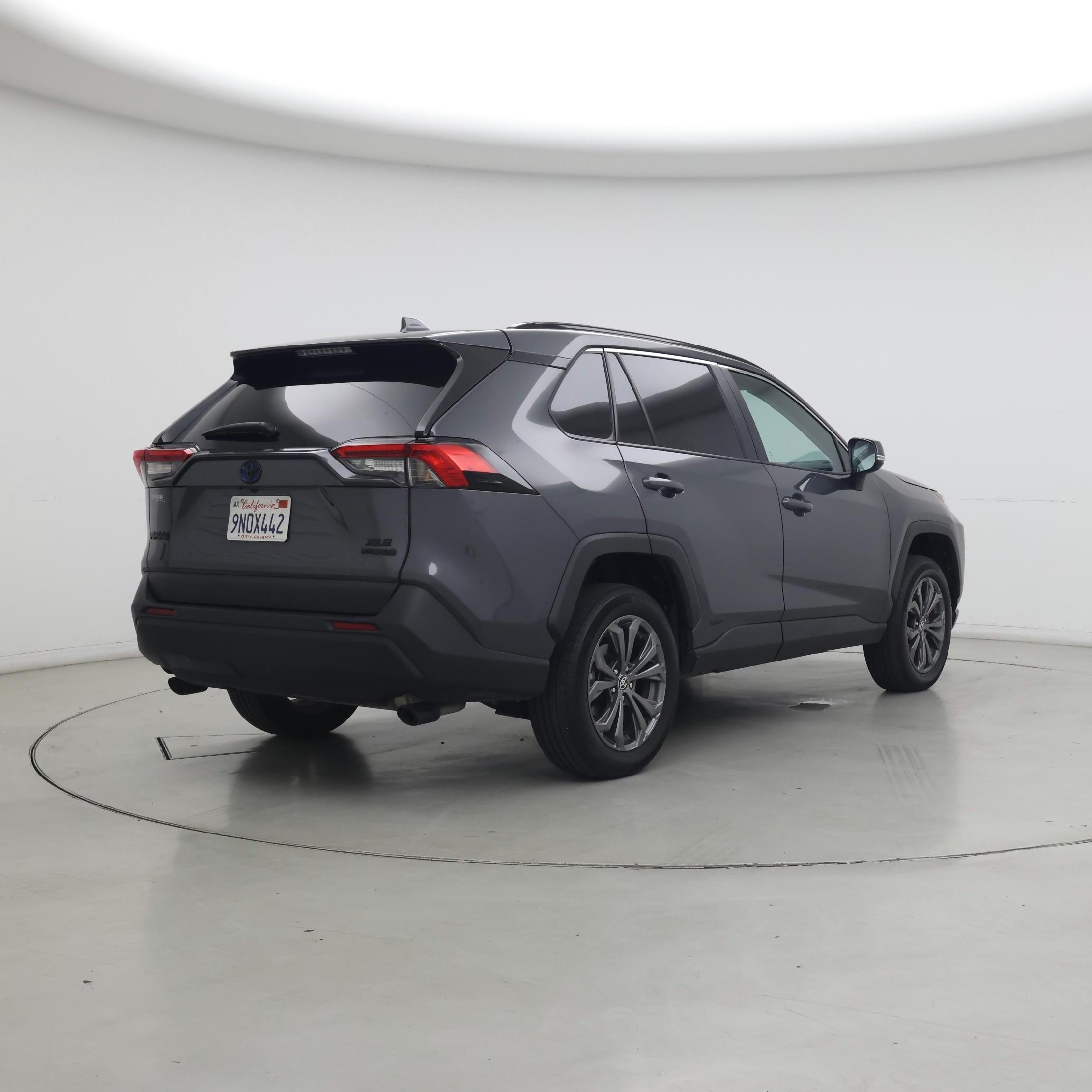 Thumbnail: 2024 Toyota RAV4 - 8