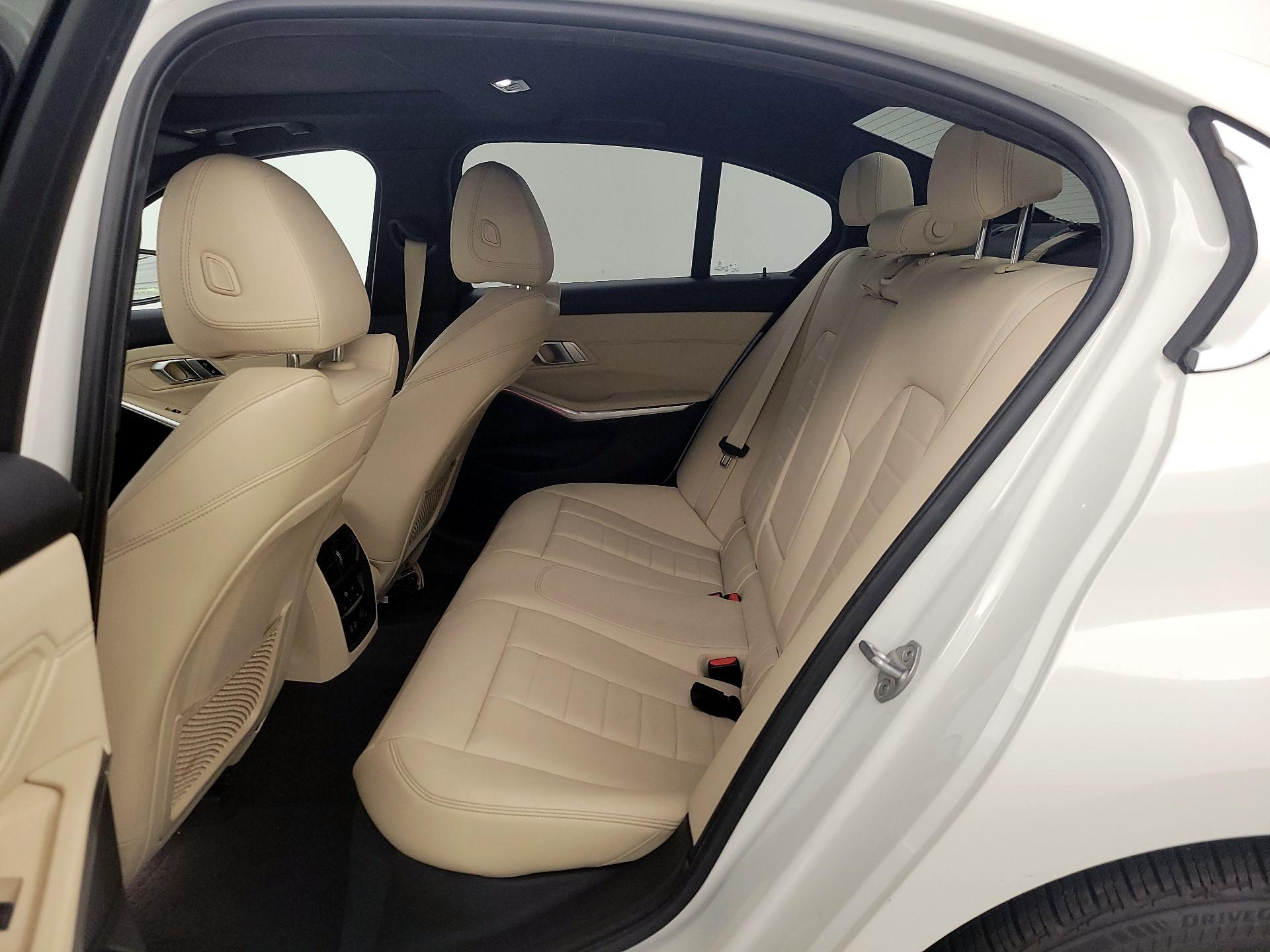 Thumbnail: 2019 BMW 3 Series - 17