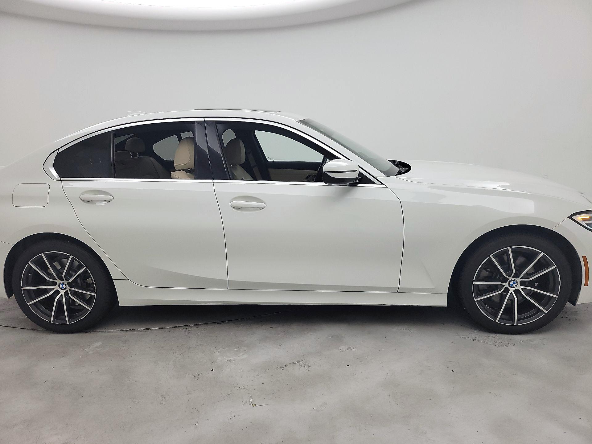 Thumbnail: 2019 BMW 3 Series - 4