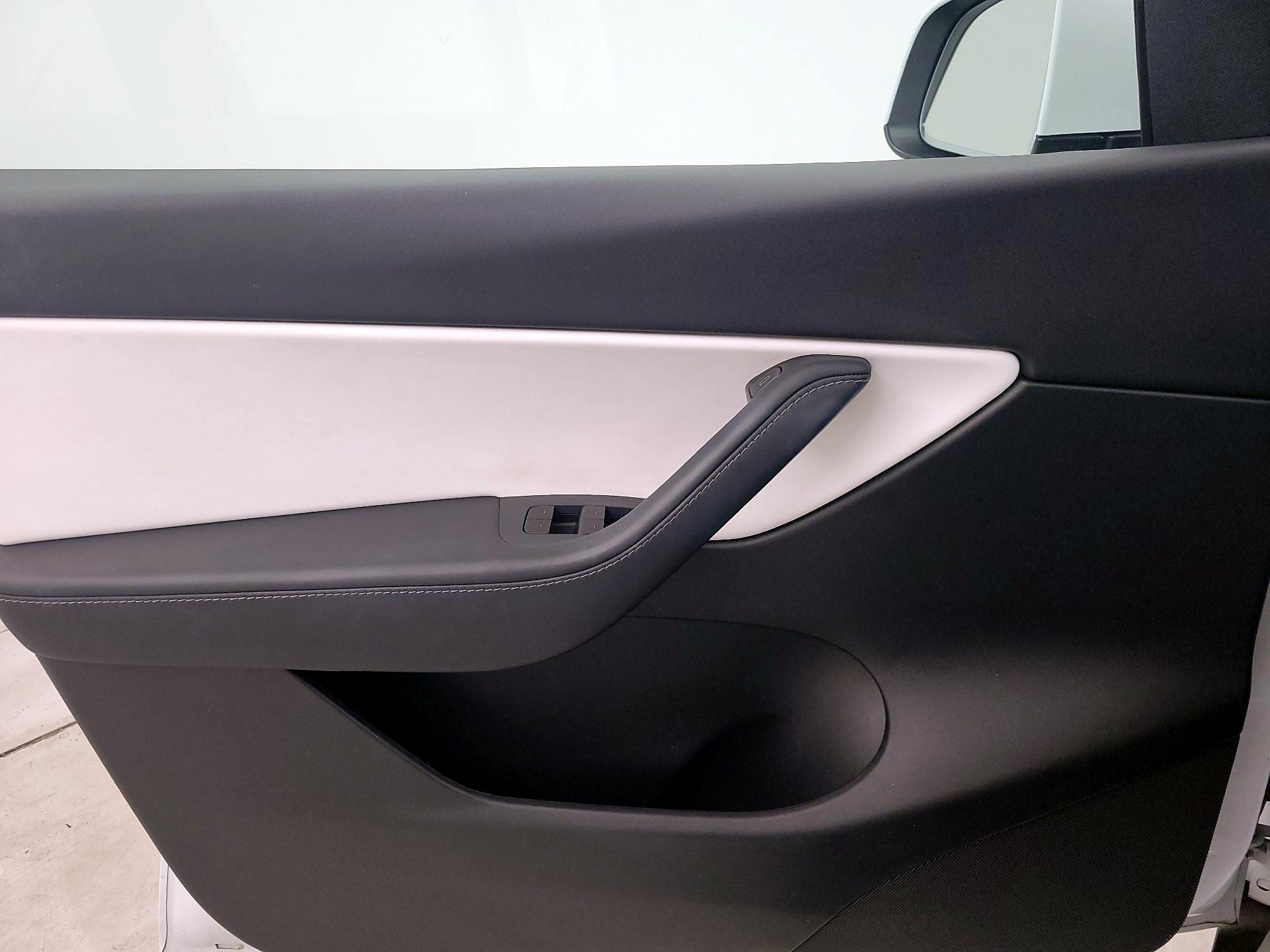 Thumbnail: 2021 Tesla Model Y - 10