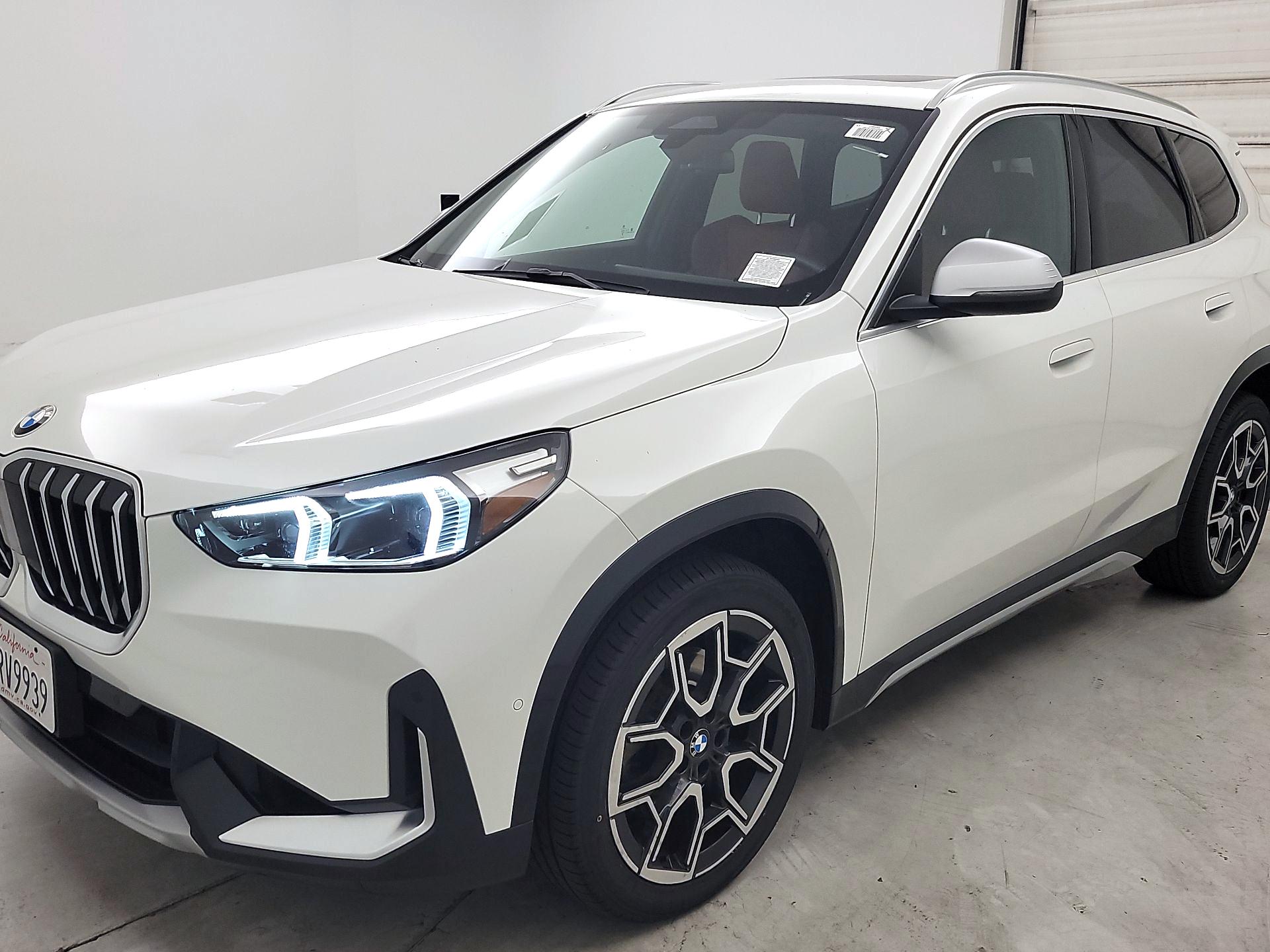Thumbnail: 2023 BMW X1 - 3