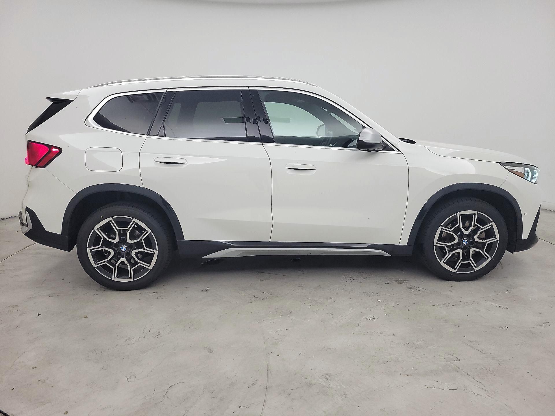 Thumbnail: 2023 BMW X1 - 4