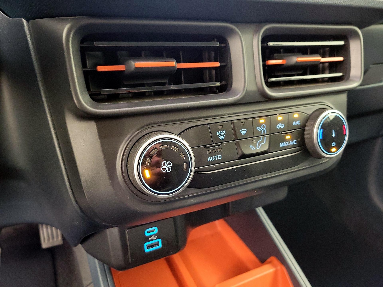 2024 Ford Maverick XLT - Photo 17