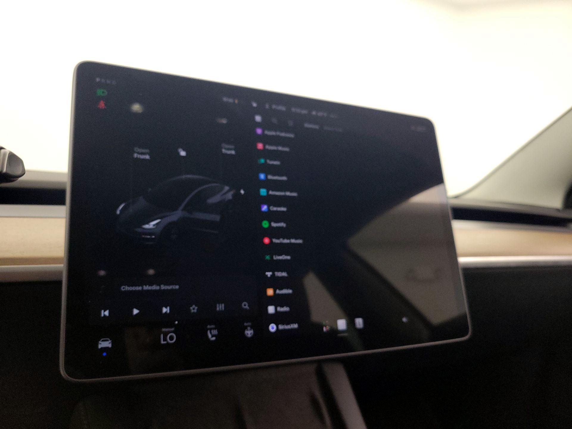 Thumbnail: 2022 Tesla Model 3 - 13