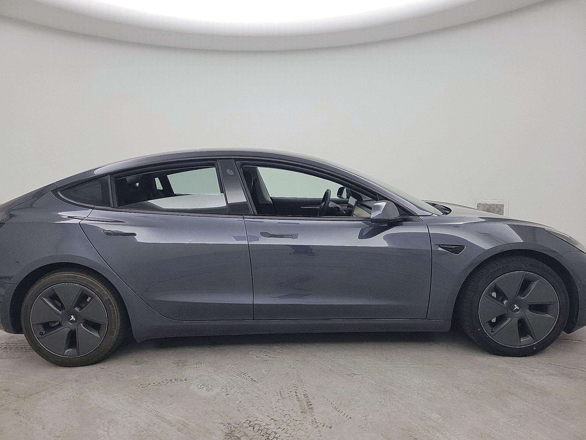 Thumbnail: 2022 Tesla Model 3 - 4
