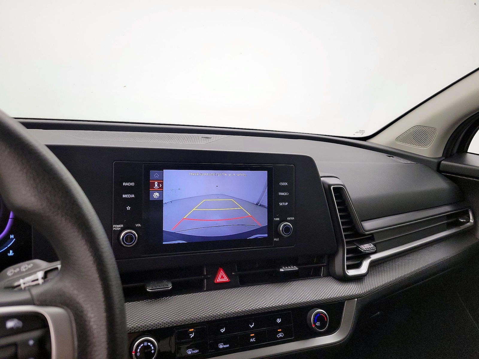 2023 Kia Sportage LX - Photo 15