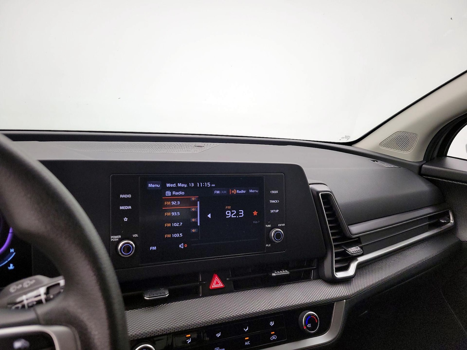 2023 Kia Sportage LX - Photo 16
