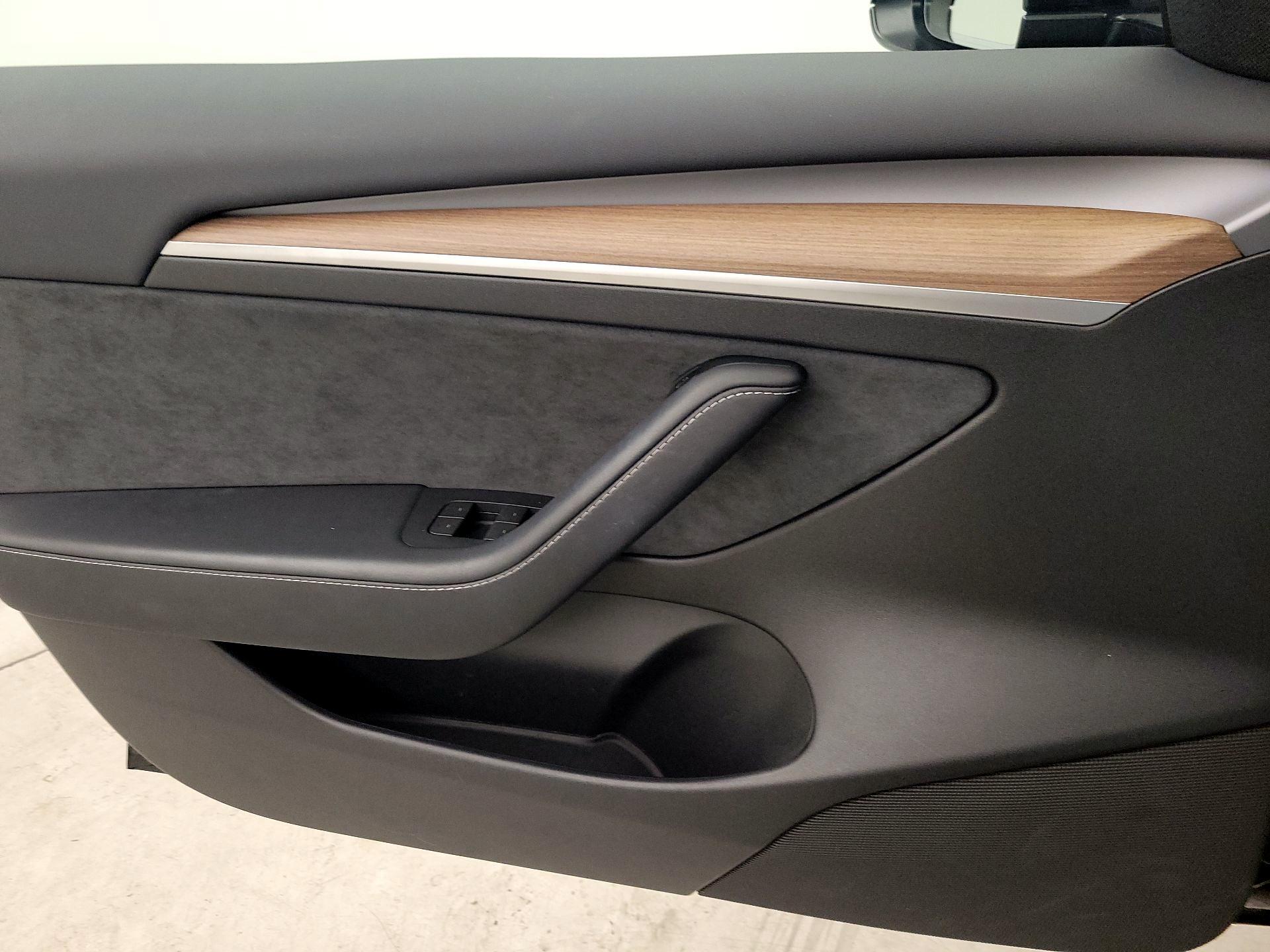 Thumbnail: 2023 Tesla Model 3 - 12