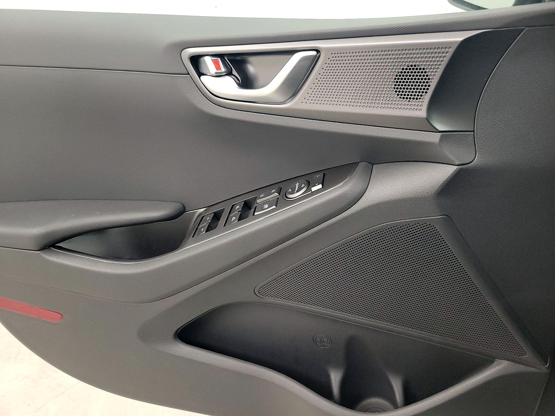 Thumbnail: 2022 Hyundai Ioniq - 10