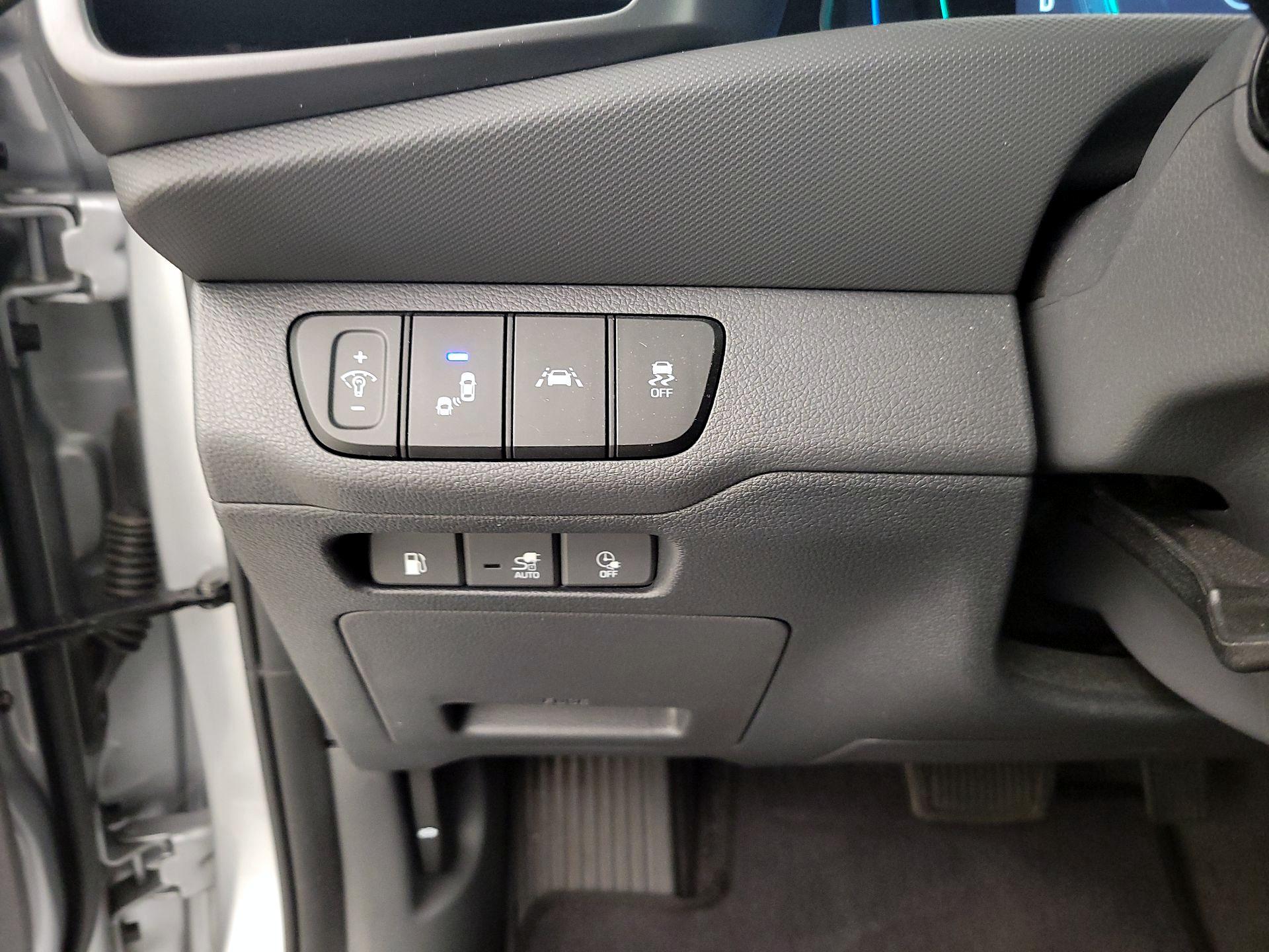 Thumbnail: 2022 Hyundai Ioniq - 11