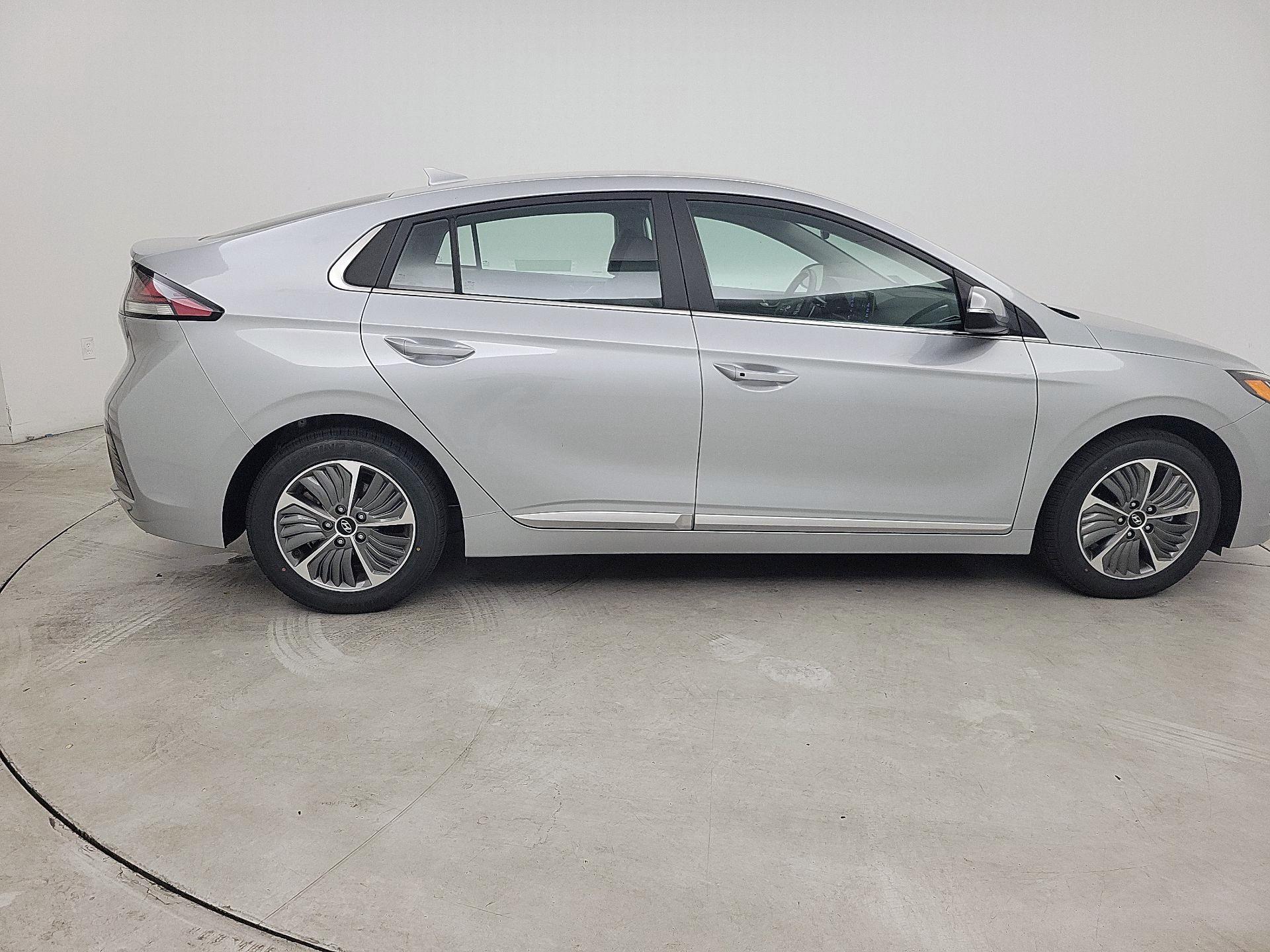 Thumbnail: 2022 Hyundai Ioniq - 4