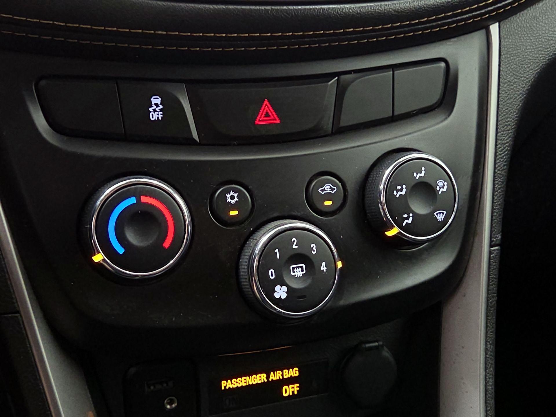Thumbnail: 2018 Chevrolet Trax - 16