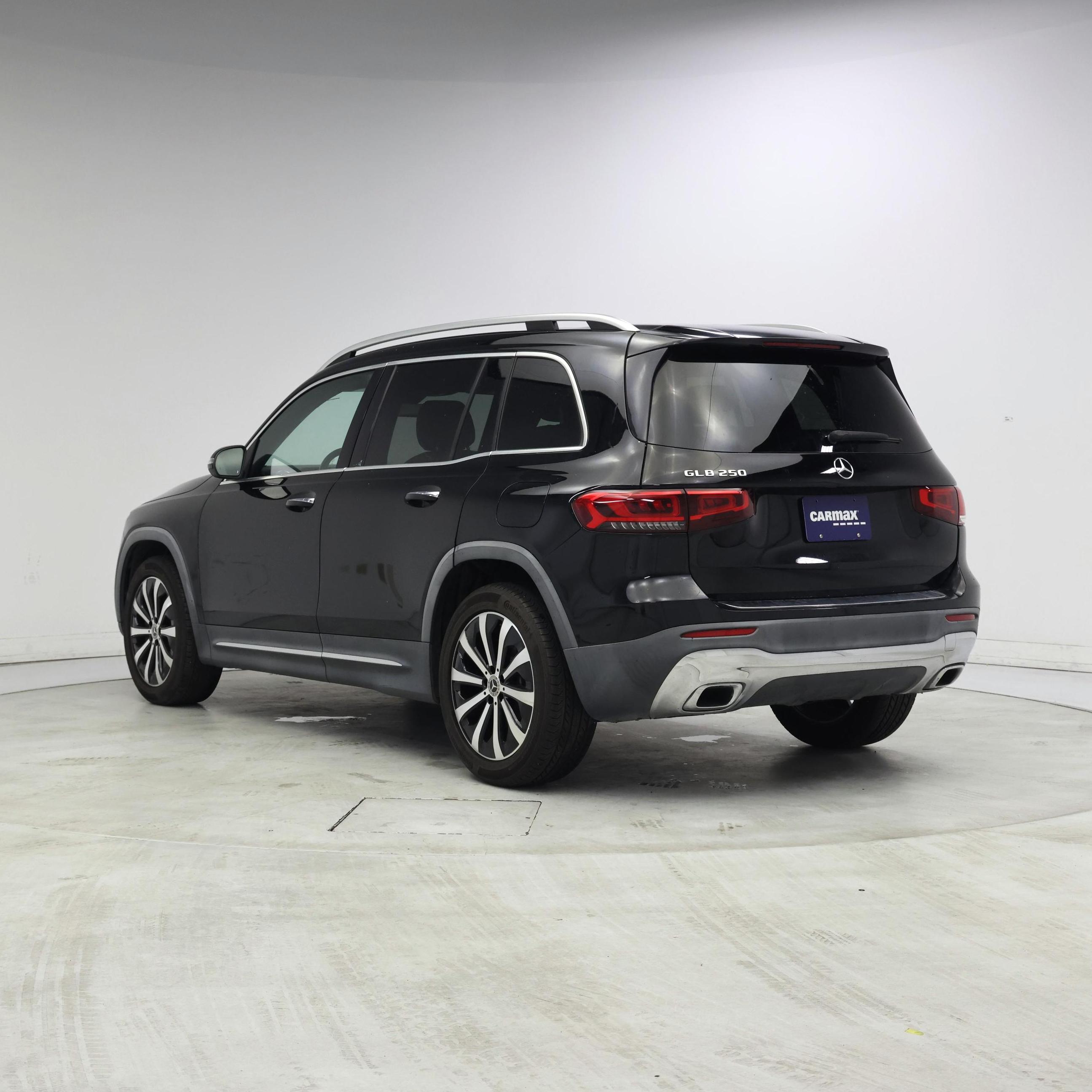 Thumbnail: 2021 Mercedes-Benz GLB - 2