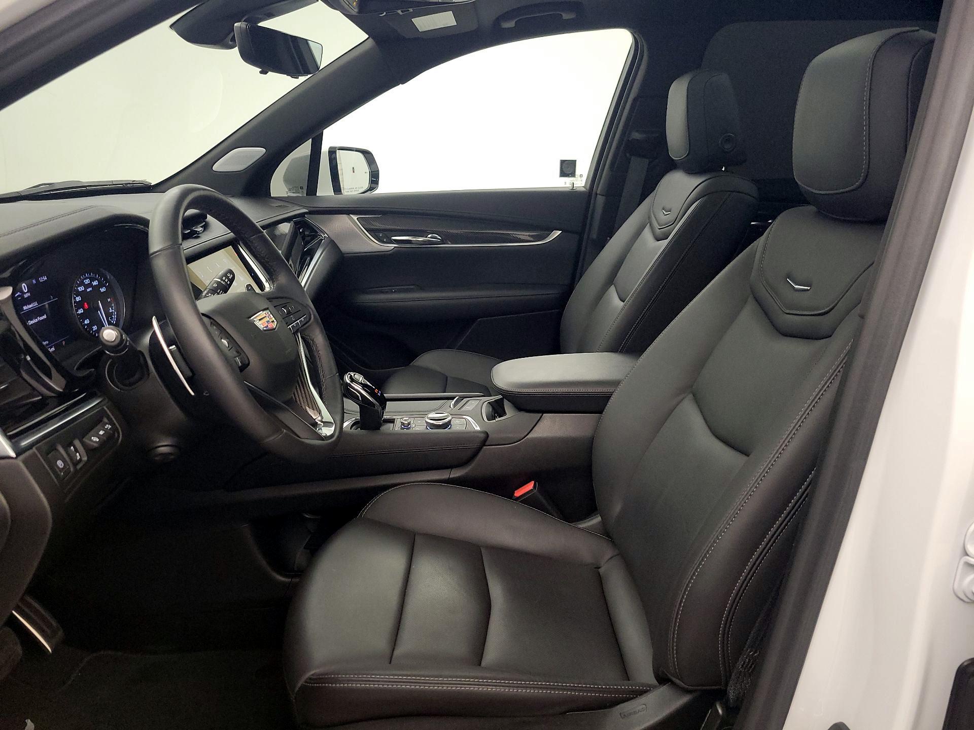 Thumbnail: 2024 Cadillac XT6 - 9