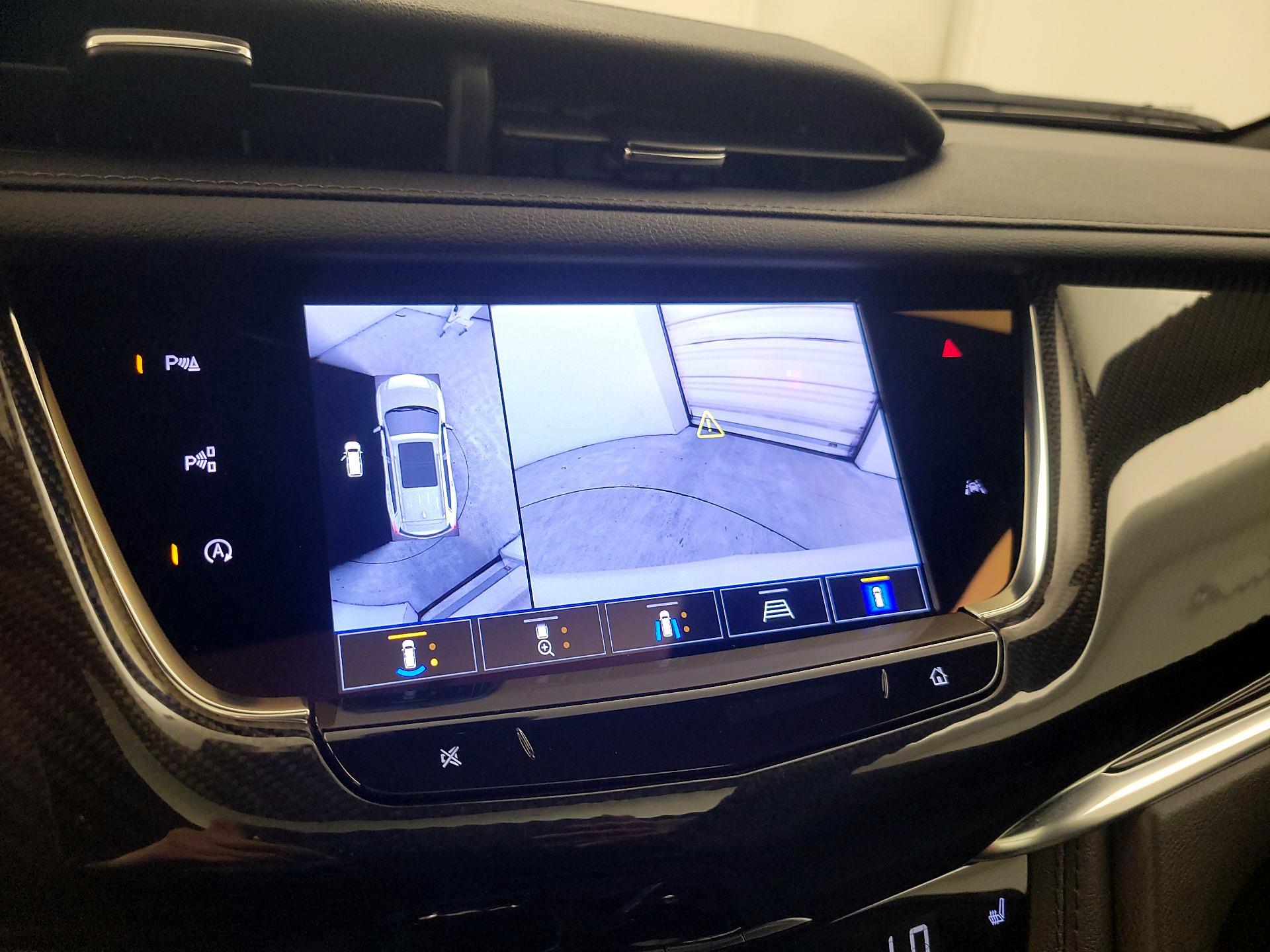 Thumbnail: 2024 Cadillac XT6 - 13