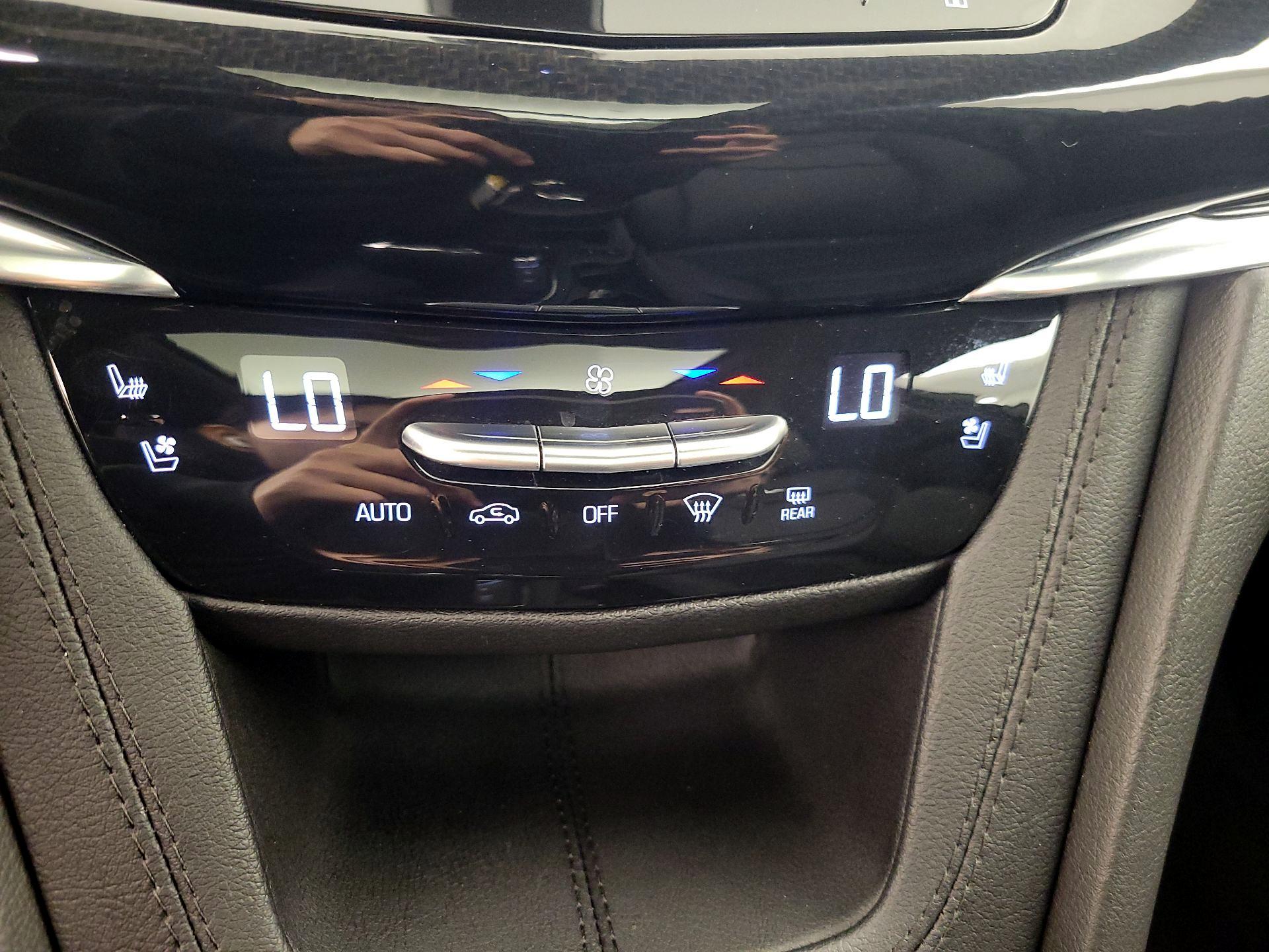 Thumbnail: 2024 Cadillac XT6 - 15