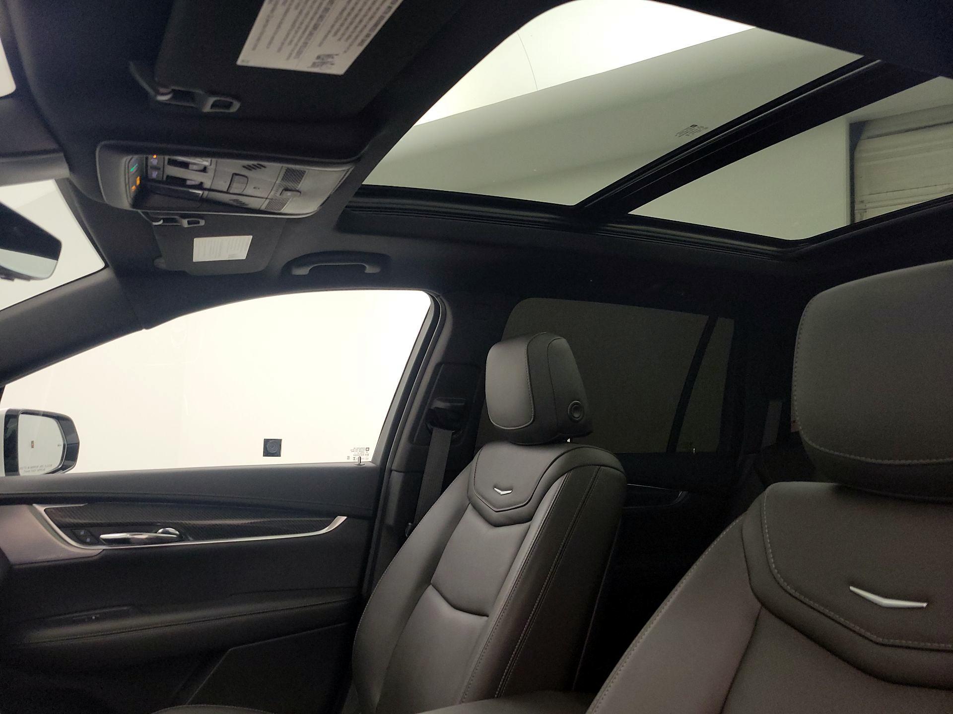 Thumbnail: 2024 Cadillac XT6 - 17