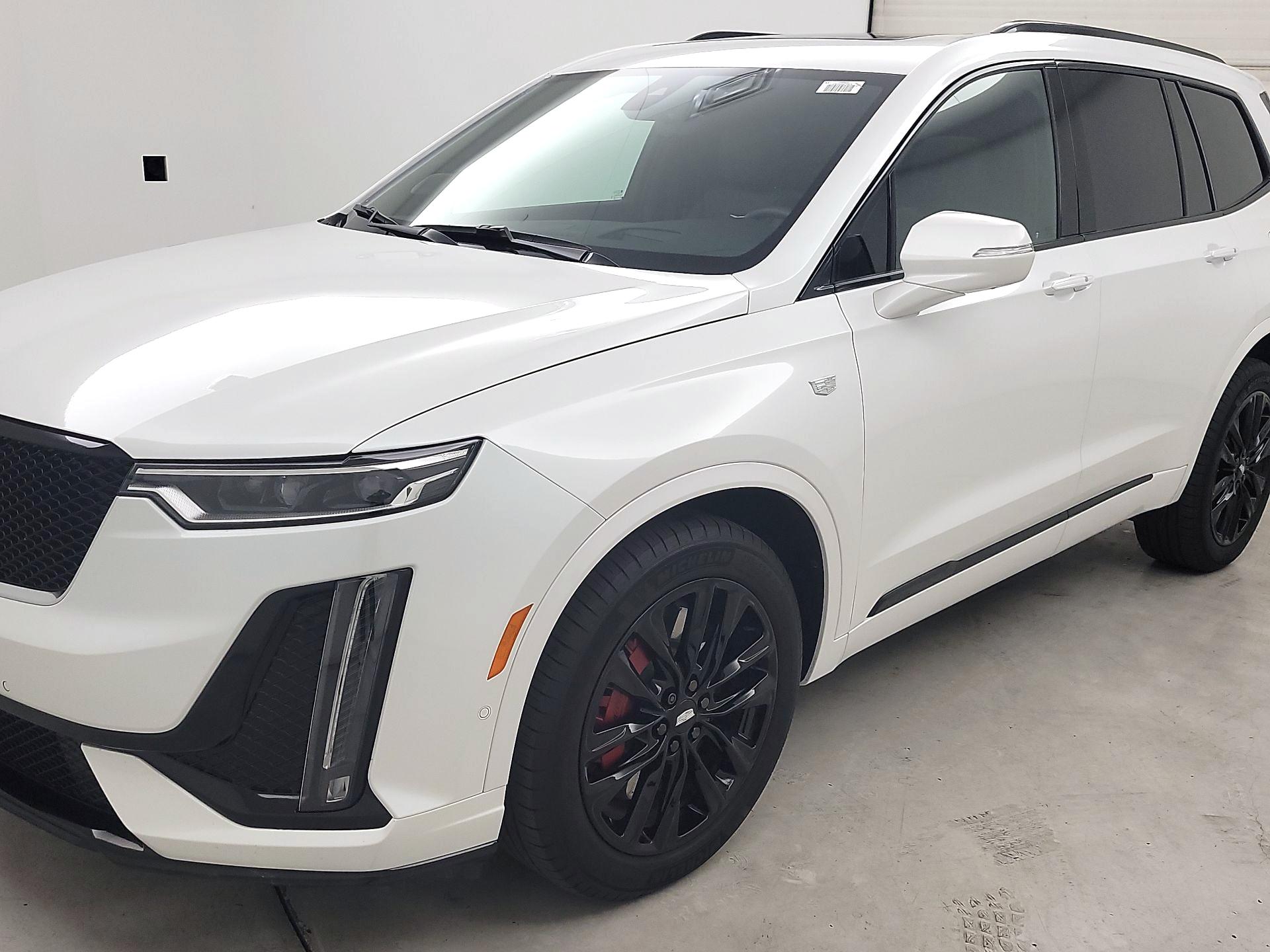 Thumbnail: 2024 Cadillac XT6 - 3