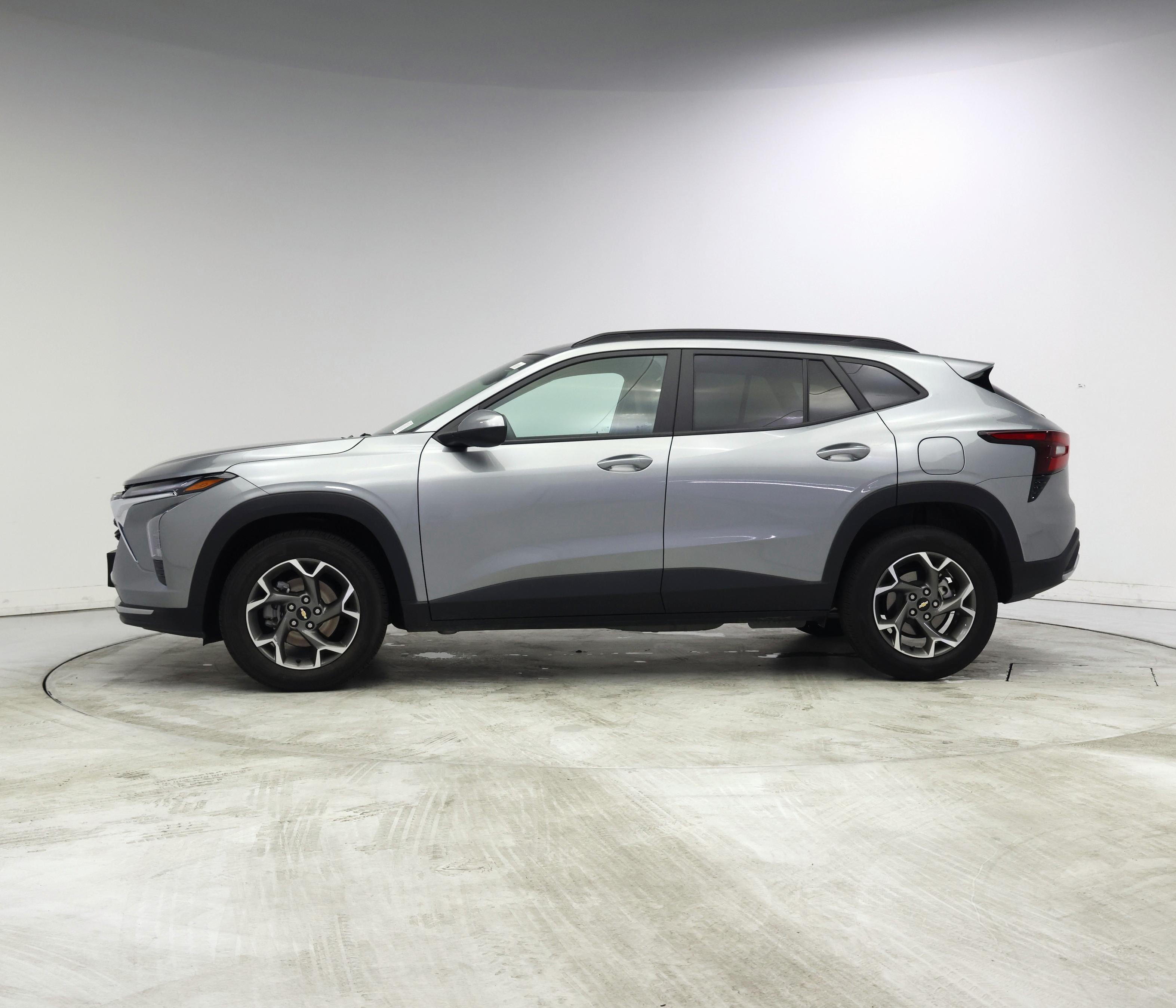 Thumbnail: 2025 Chevrolet Trax - 3