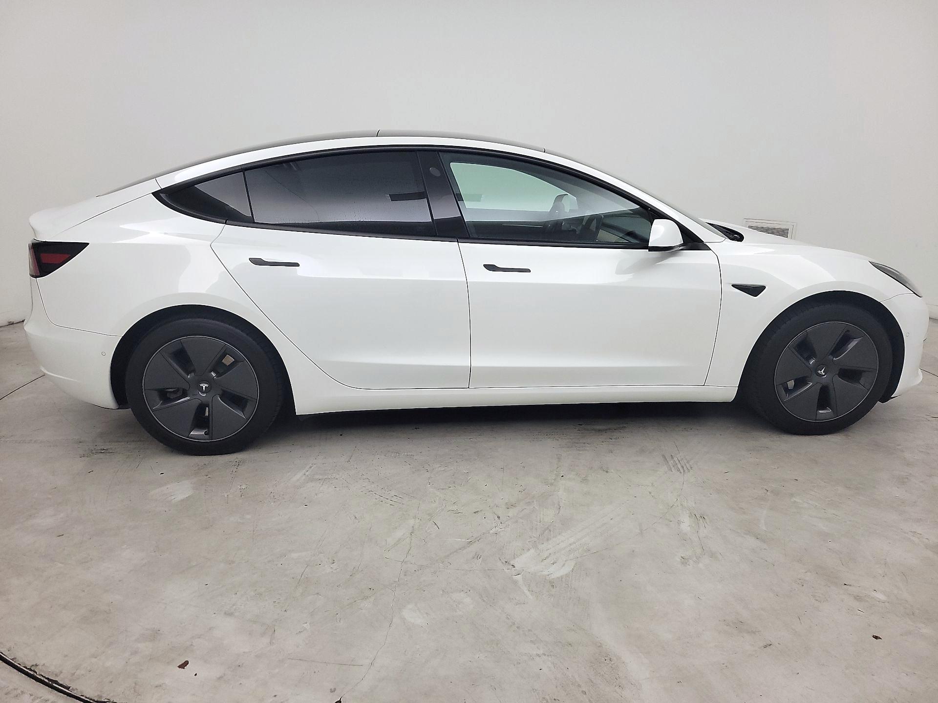 Thumbnail: 2021 Tesla Model 3 - 4