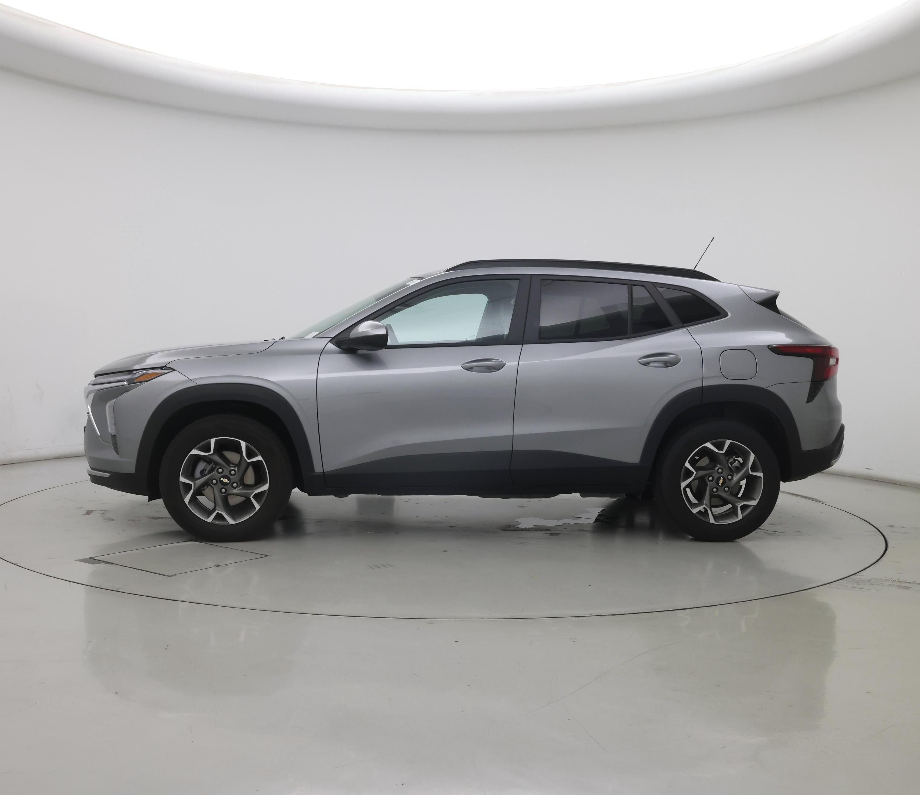 Thumbnail: 2025 Chevrolet Trax - 3