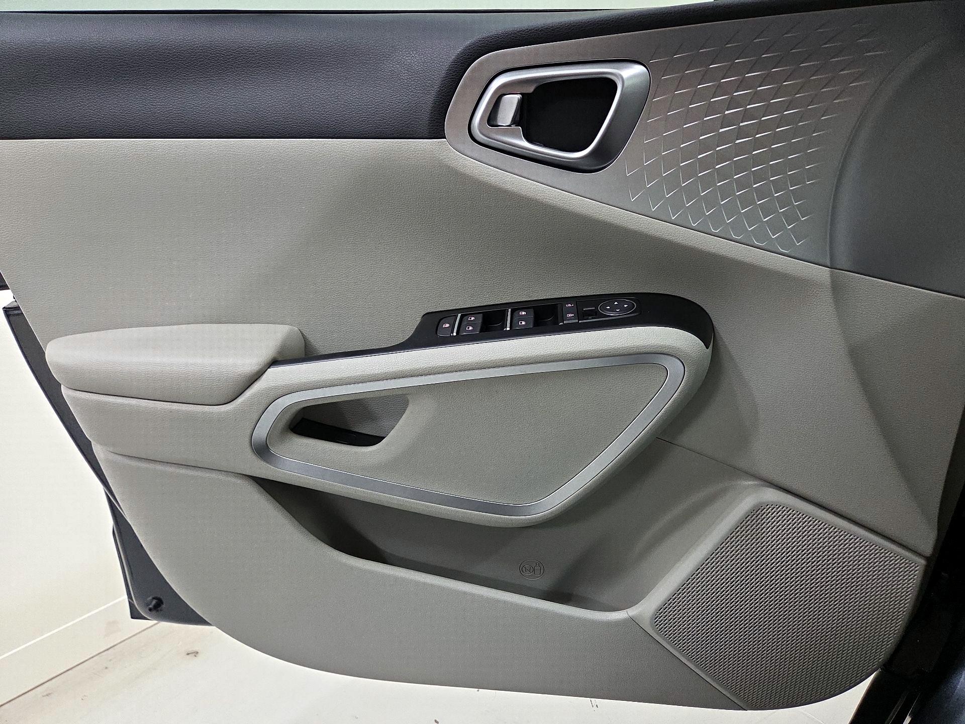 Thumbnail: 2020 Kia Soul - 12