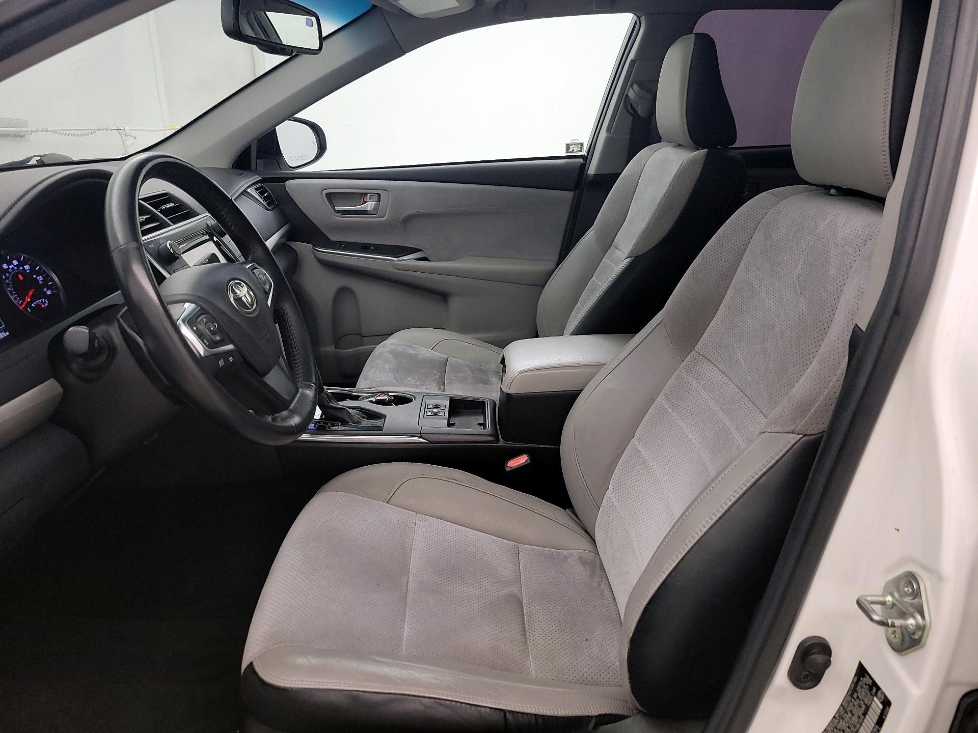 Thumbnail: 2015 Toyota Camry - 9