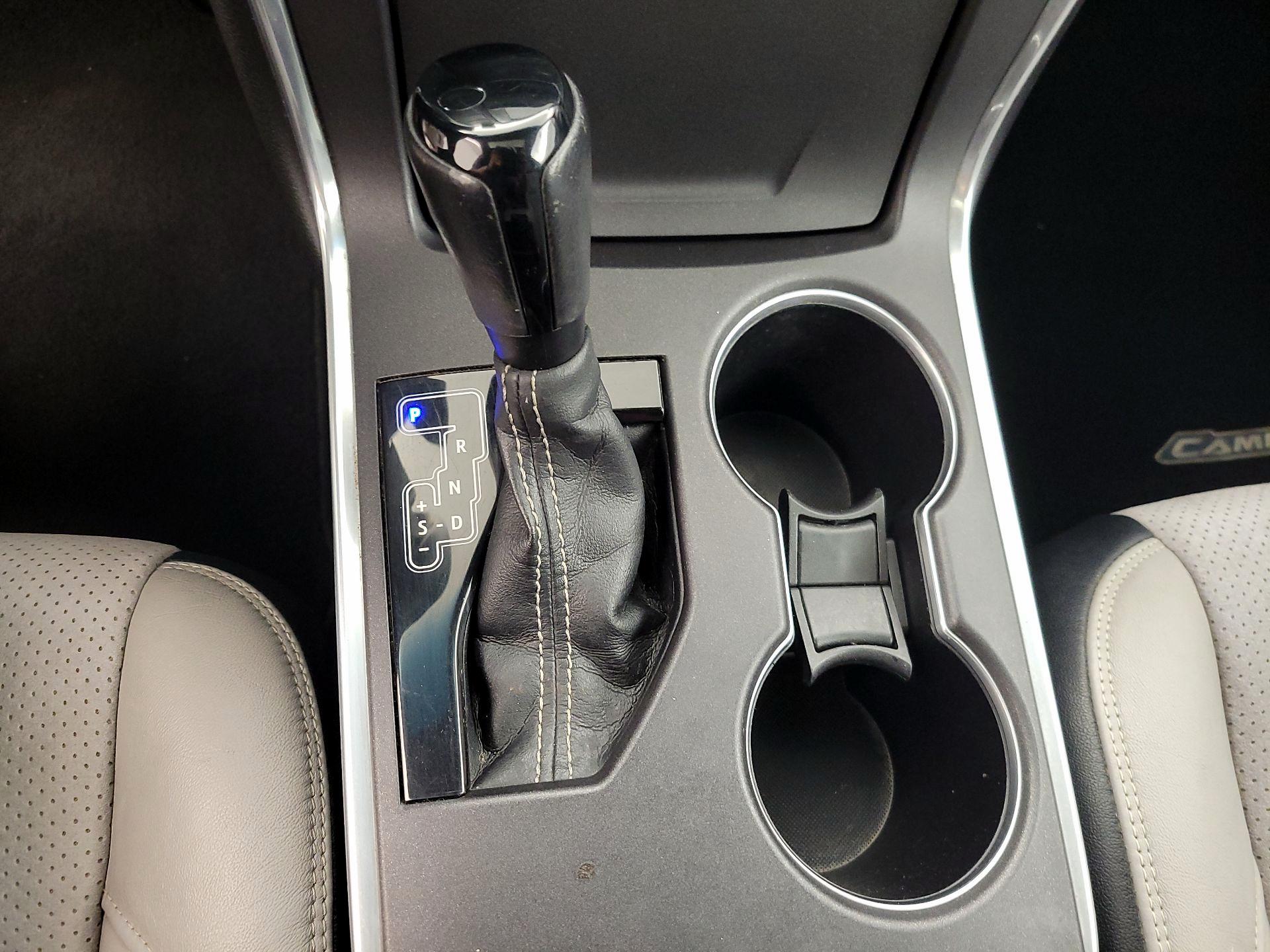 Thumbnail: 2015 Toyota Camry - 15