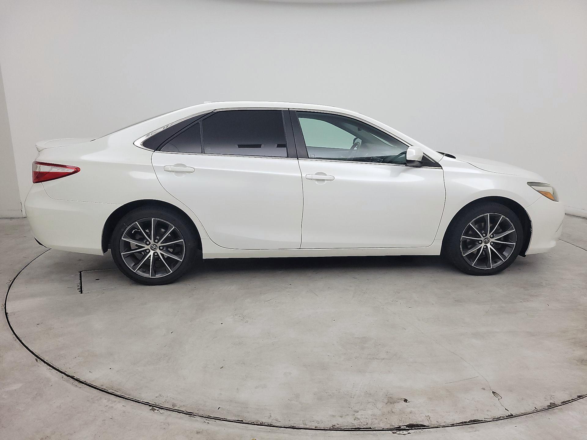 Thumbnail: 2015 Toyota Camry - 4
