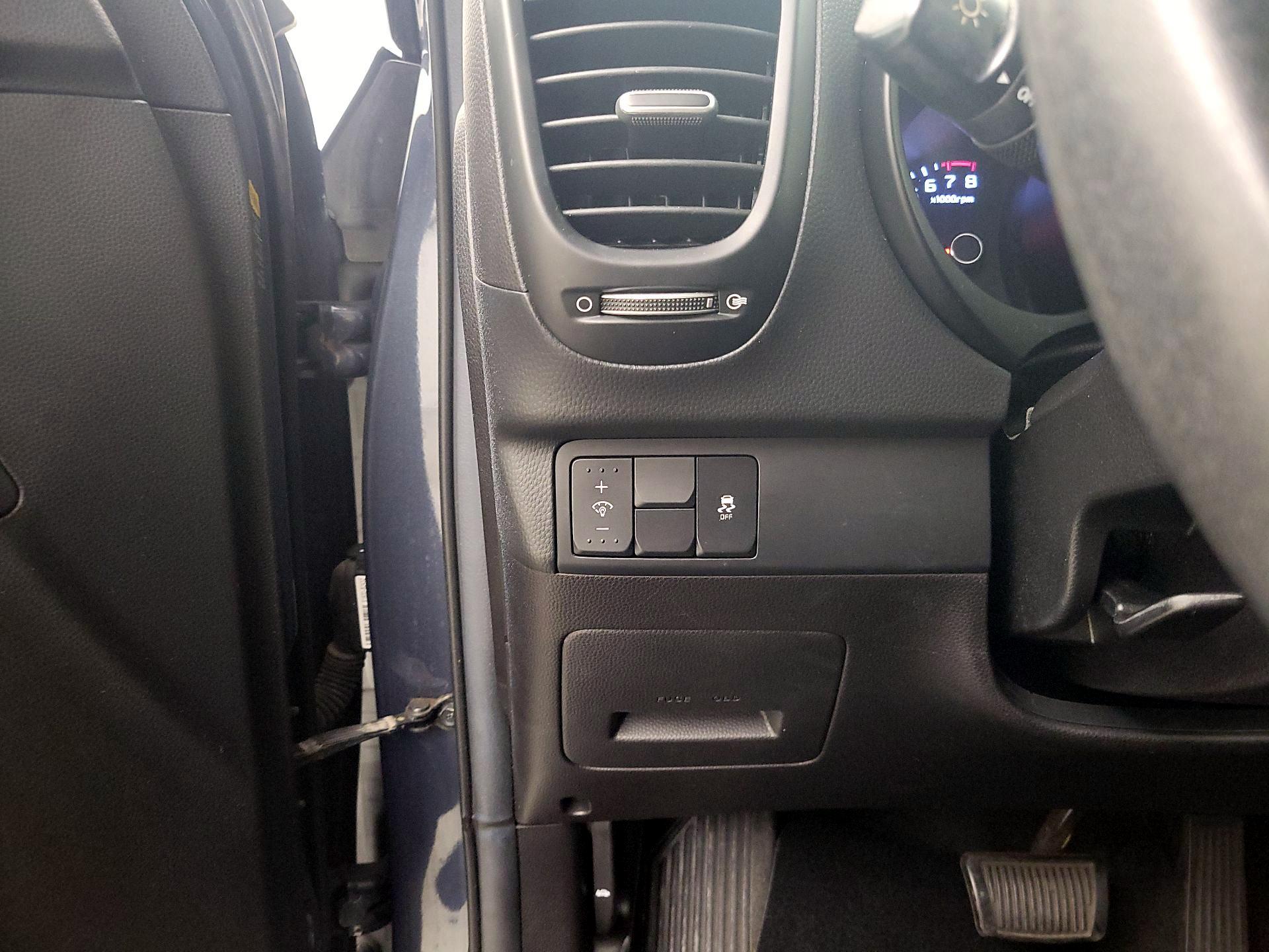 Thumbnail: 2015 Kia Soul - 14