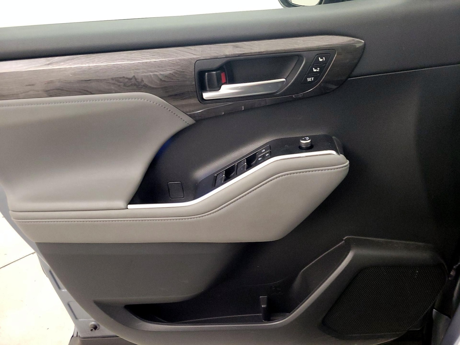 2021 Toyota Highlander Limited - Photo 13