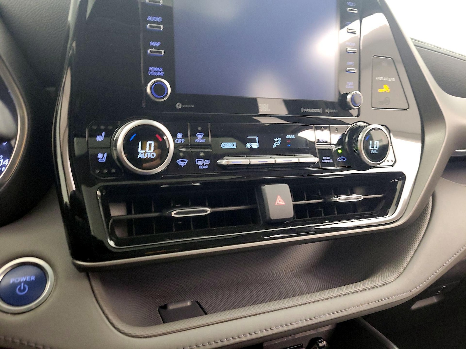 2021 Toyota Highlander Limited - Photo 17