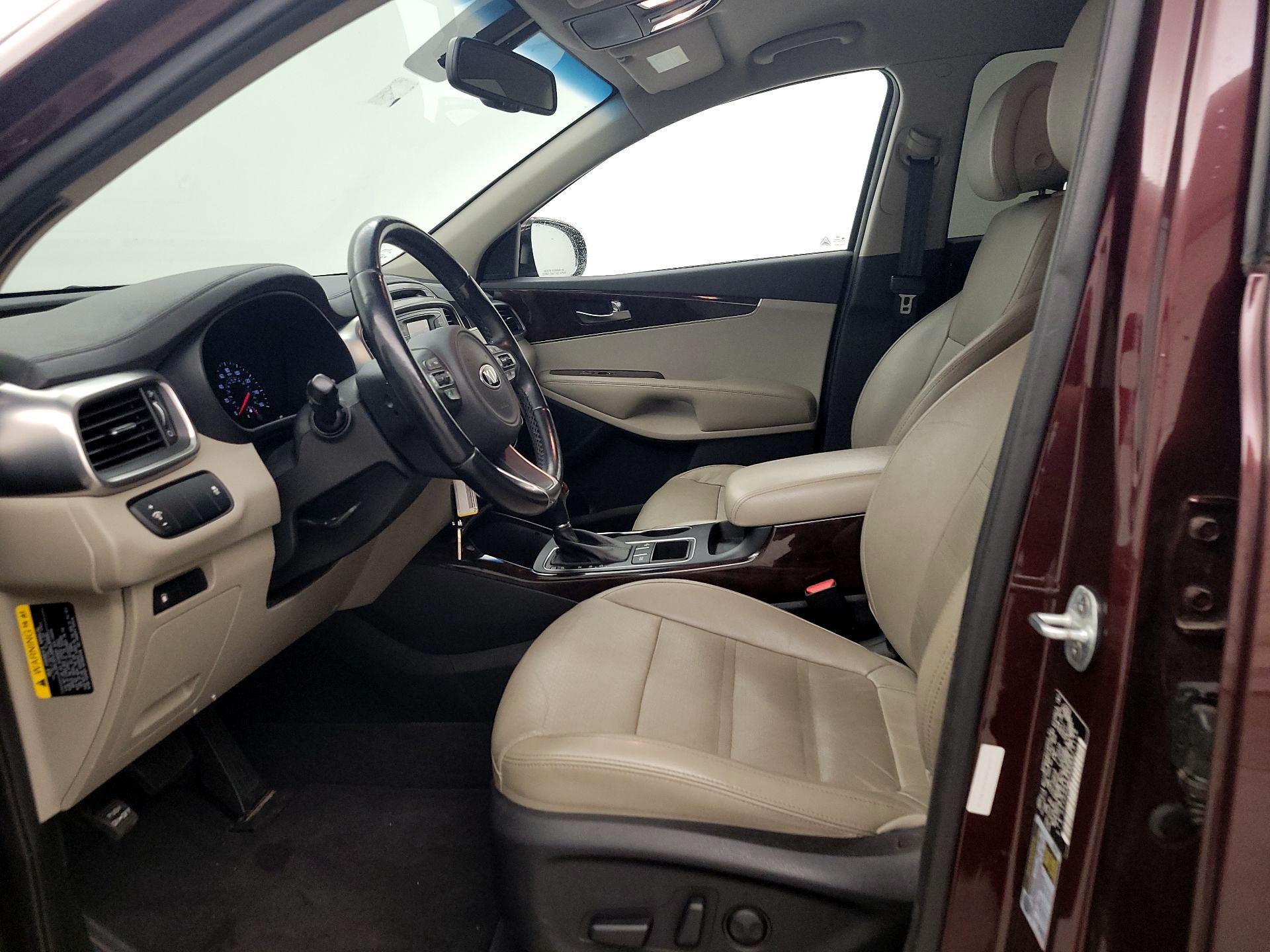 Thumbnail: 2016 Kia Sorento - 11