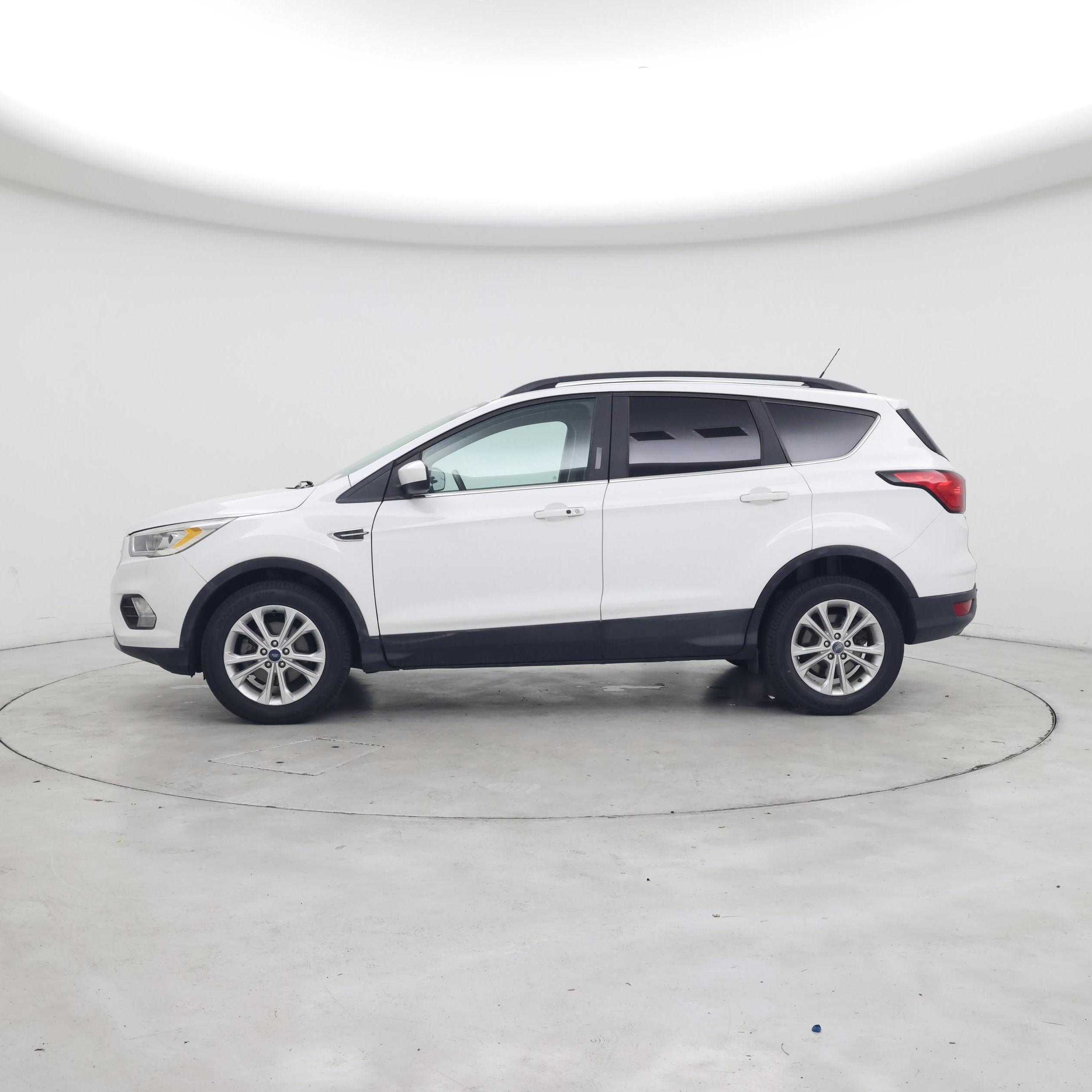 Thumbnail: 2019 Ford Escape - 3