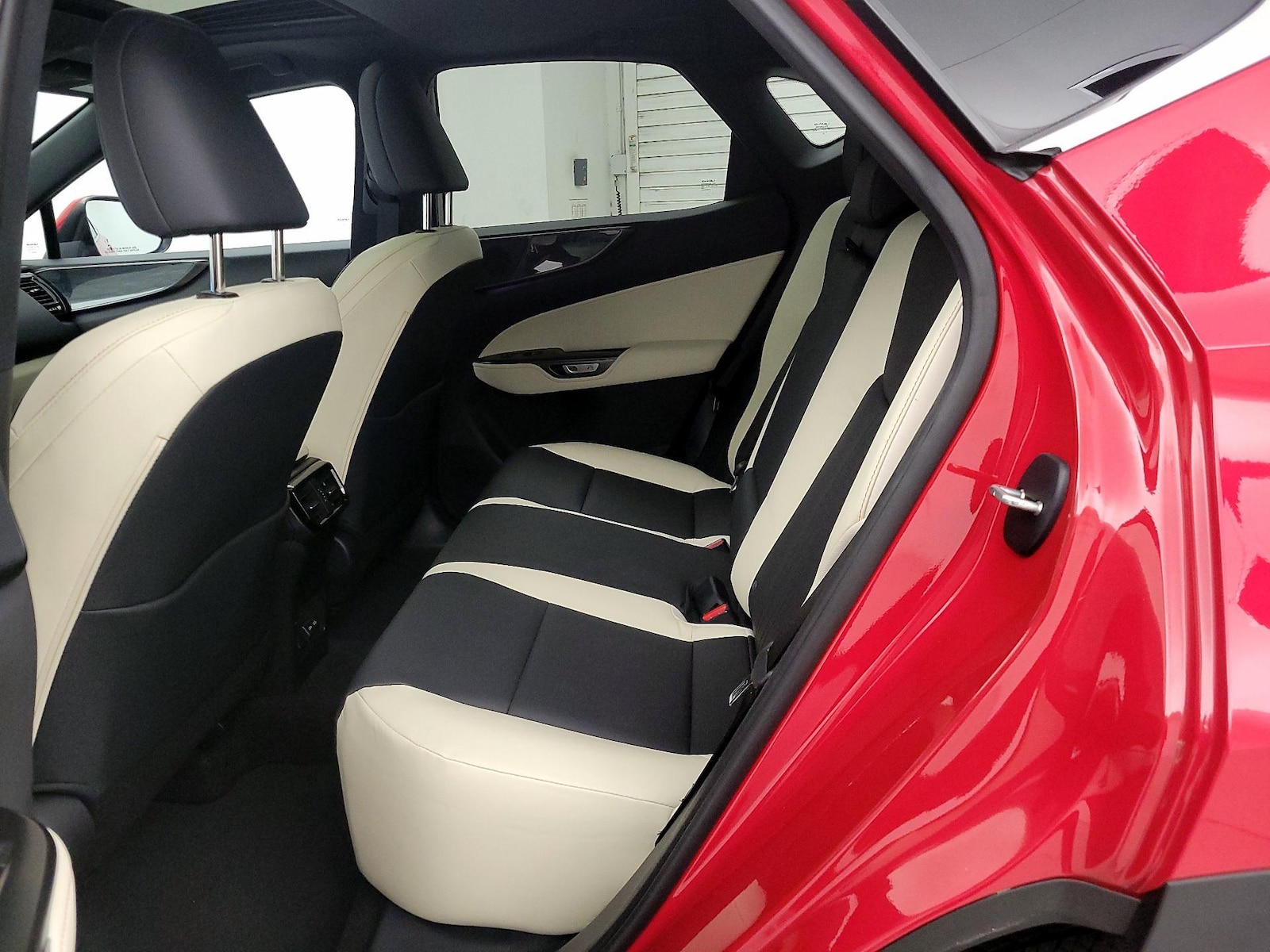 2024 Lexus NX 350 - Photo 21