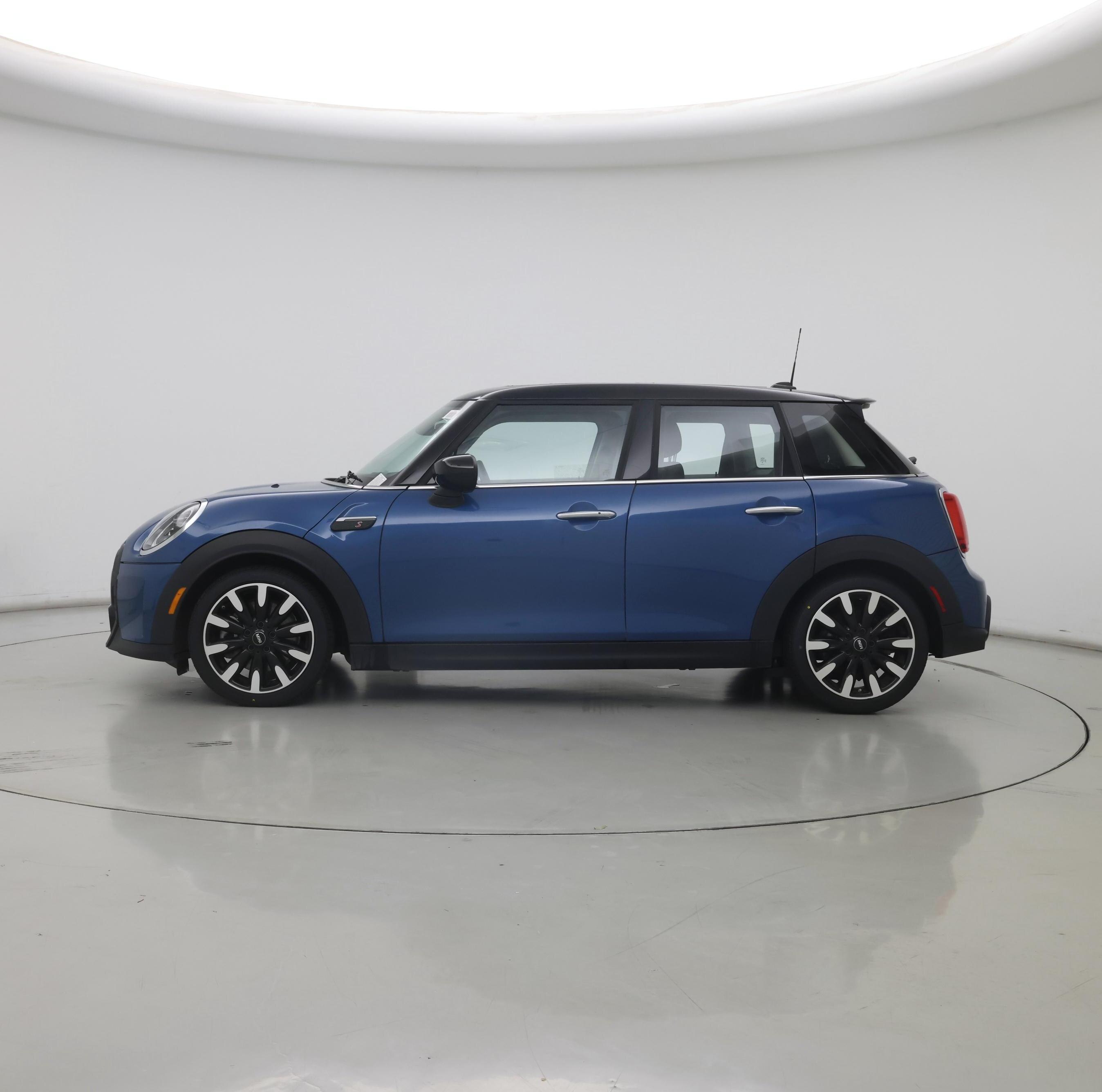 Thumbnail: 2024 MINI Cooper Hardtop - 3